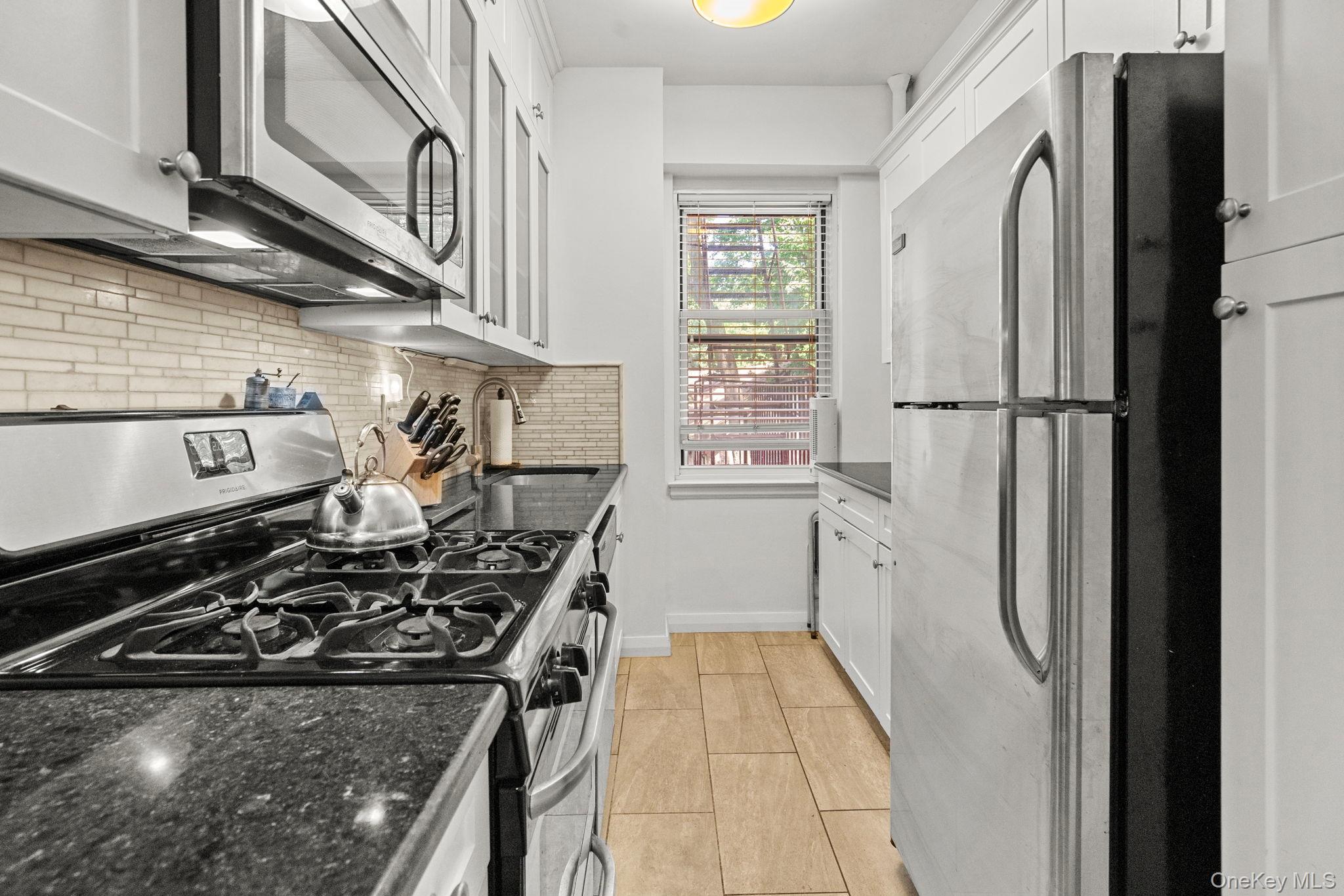 290 Collins Ave # 3B, Mount Vernon, NY 10552