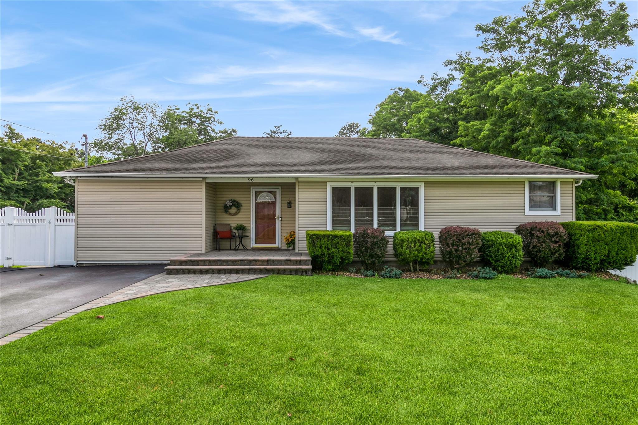 96 Maple Street, Medford, NY 11763