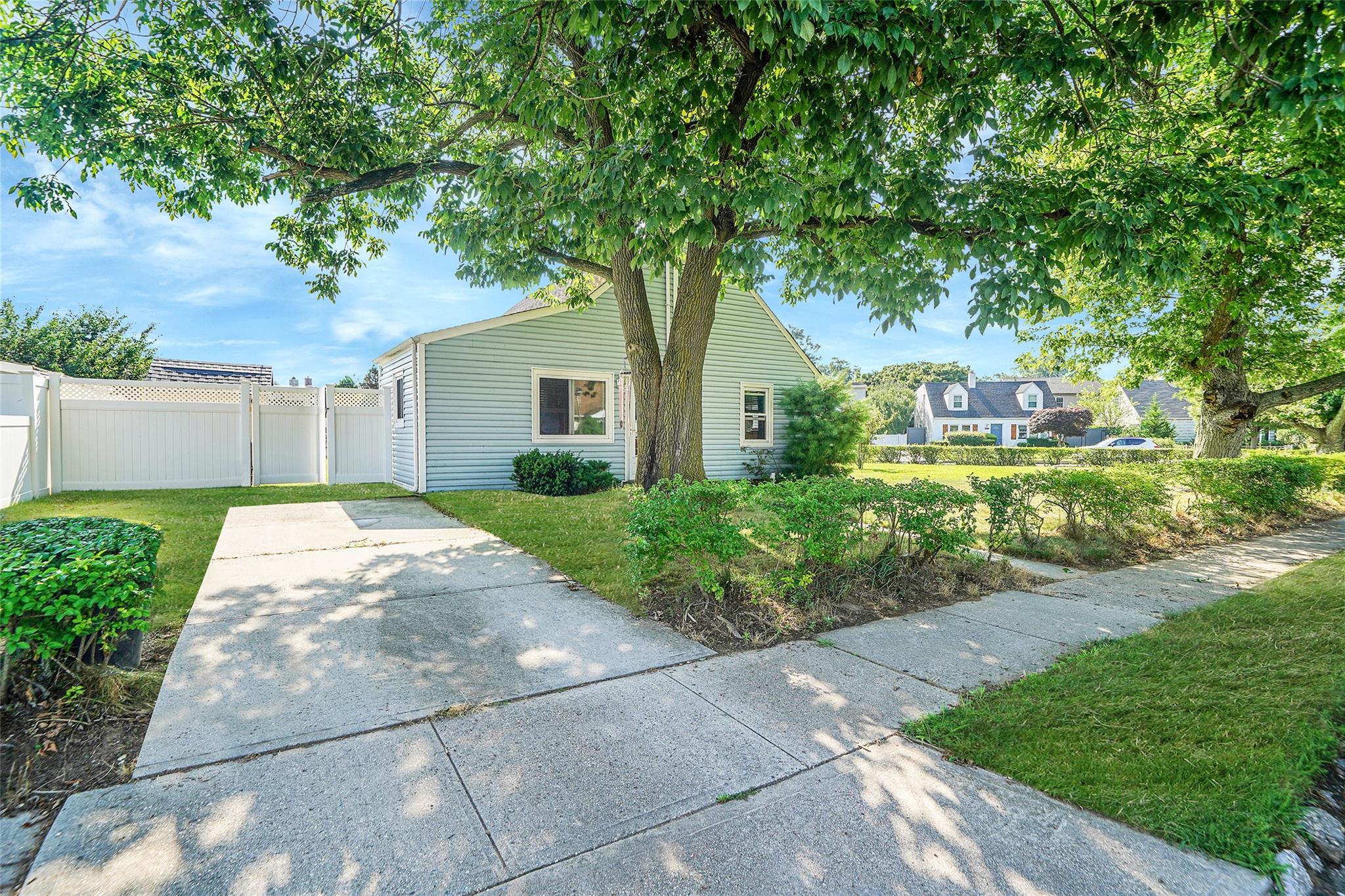 2475 Marshall Avenue, North Bellmore, NY 11710