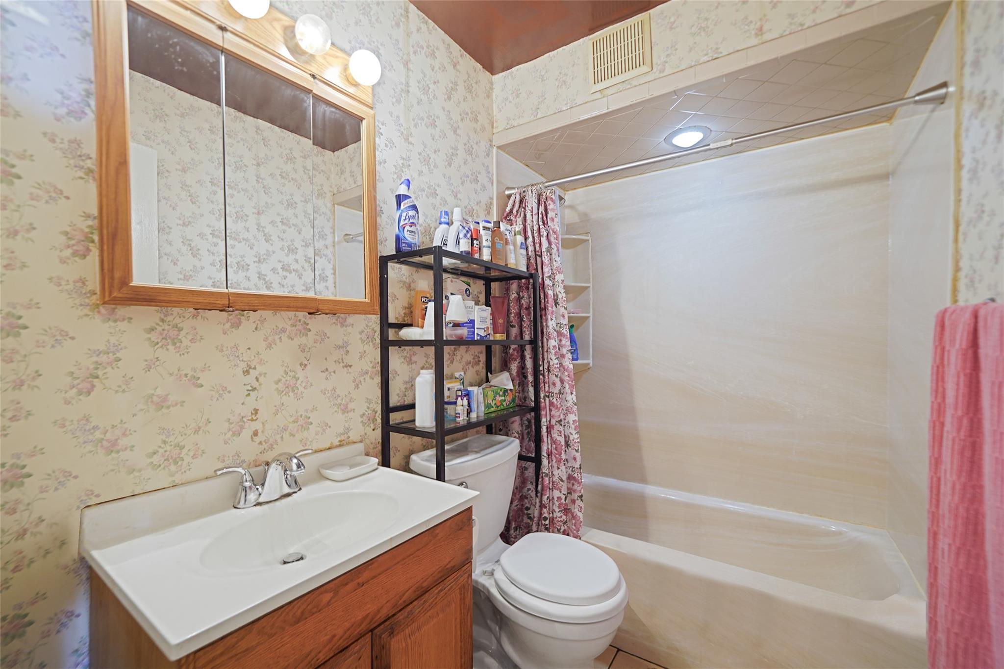 2475 Marshall Avenue, North Bellmore, NY 11710