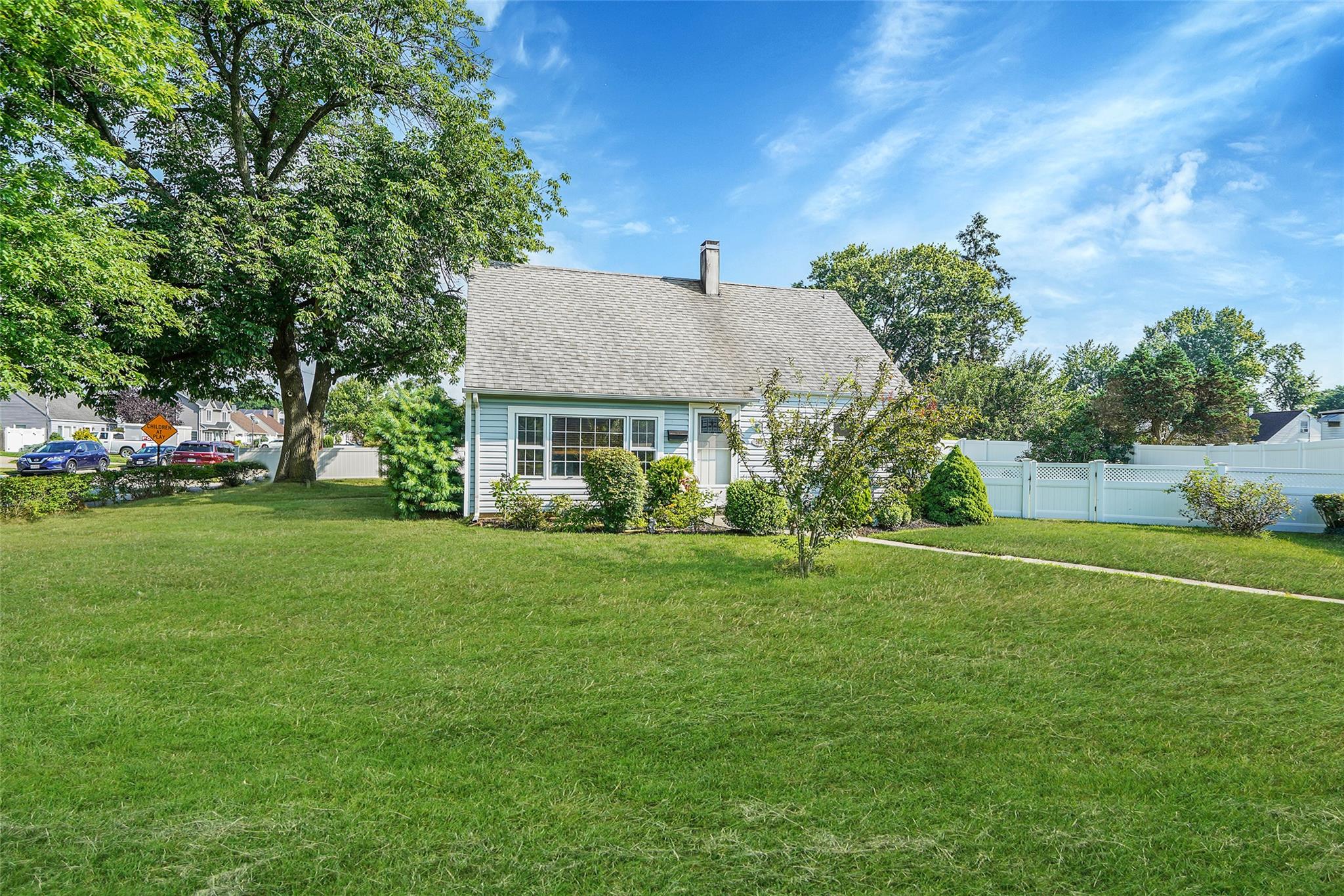 2475 Marshall Avenue, North Bellmore, NY 11710