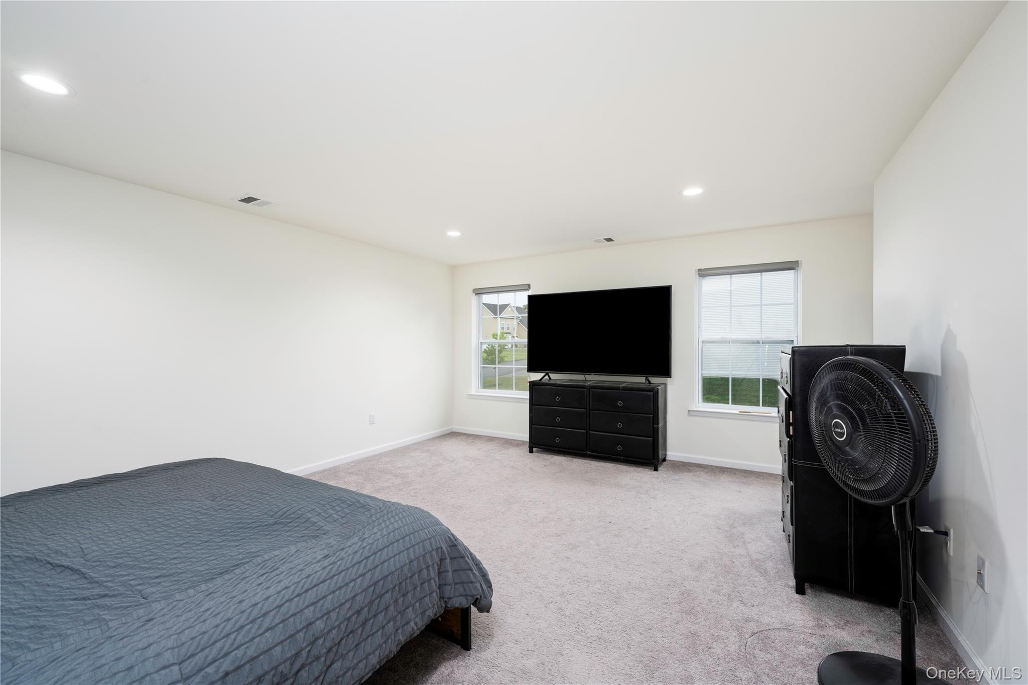 219 Ridgeline Drive, Poughkeepsie, NY 12603