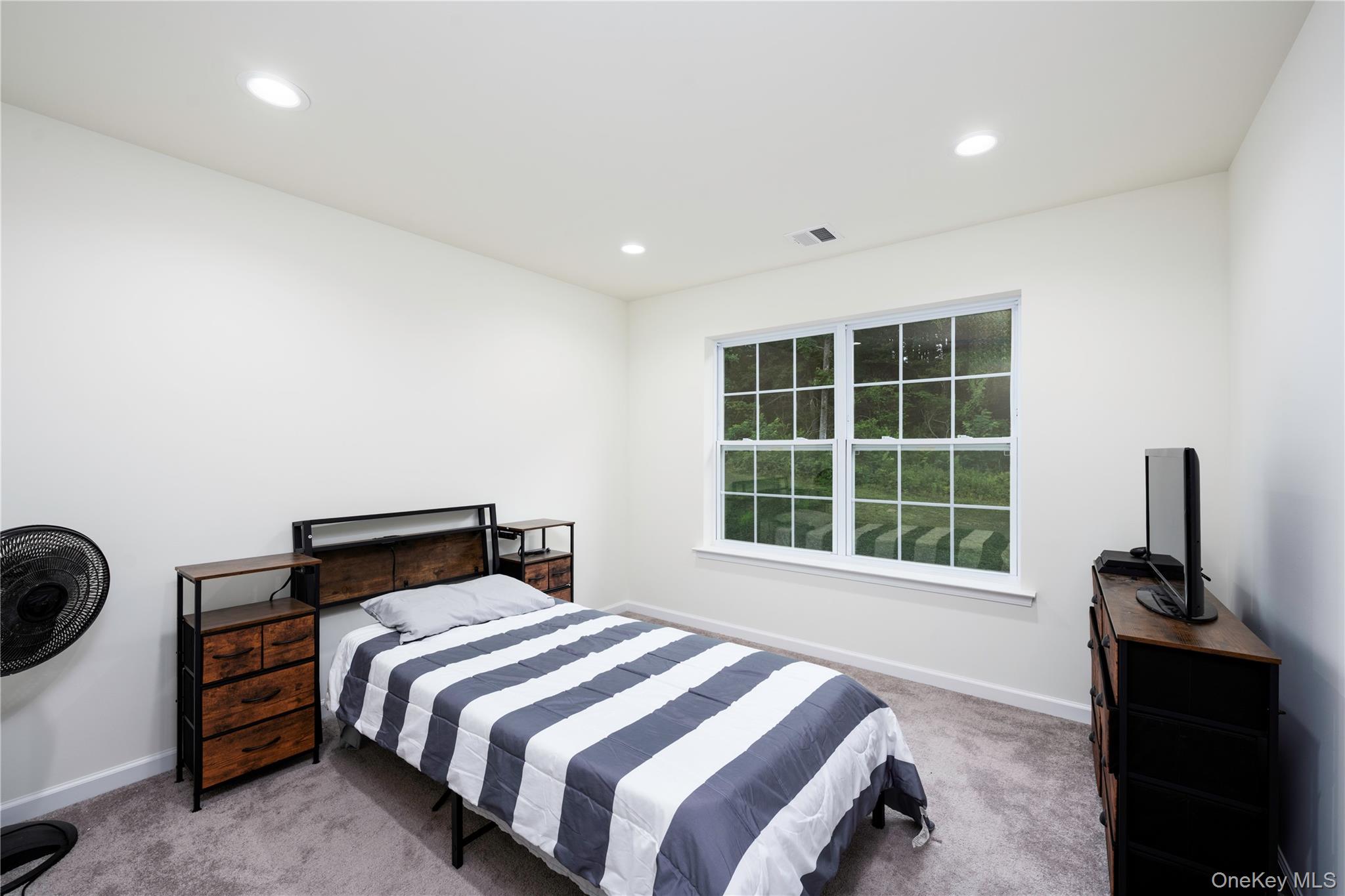 219 Ridgeline Drive, Poughkeepsie, NY 12603