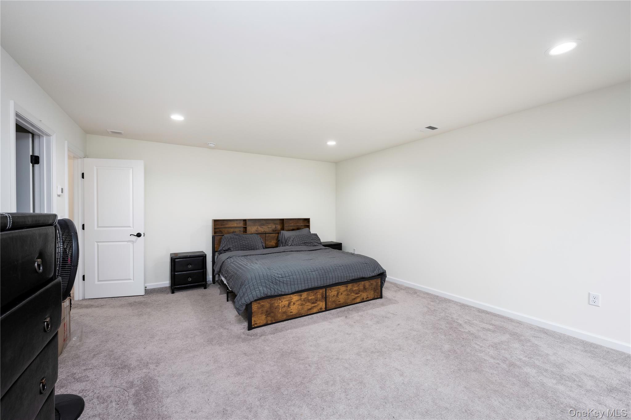 219 Ridgeline Drive, Poughkeepsie, NY 12603