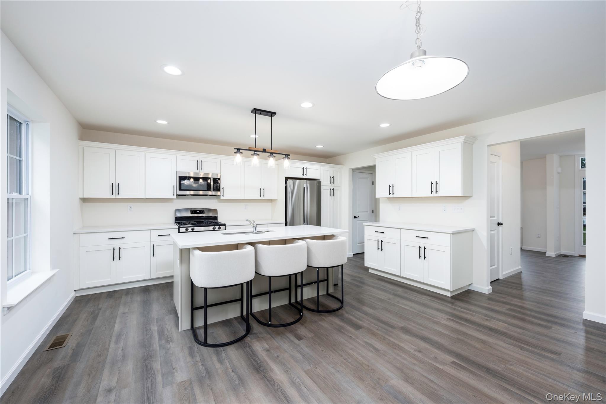 219 Ridgeline Drive, Poughkeepsie, NY 12603