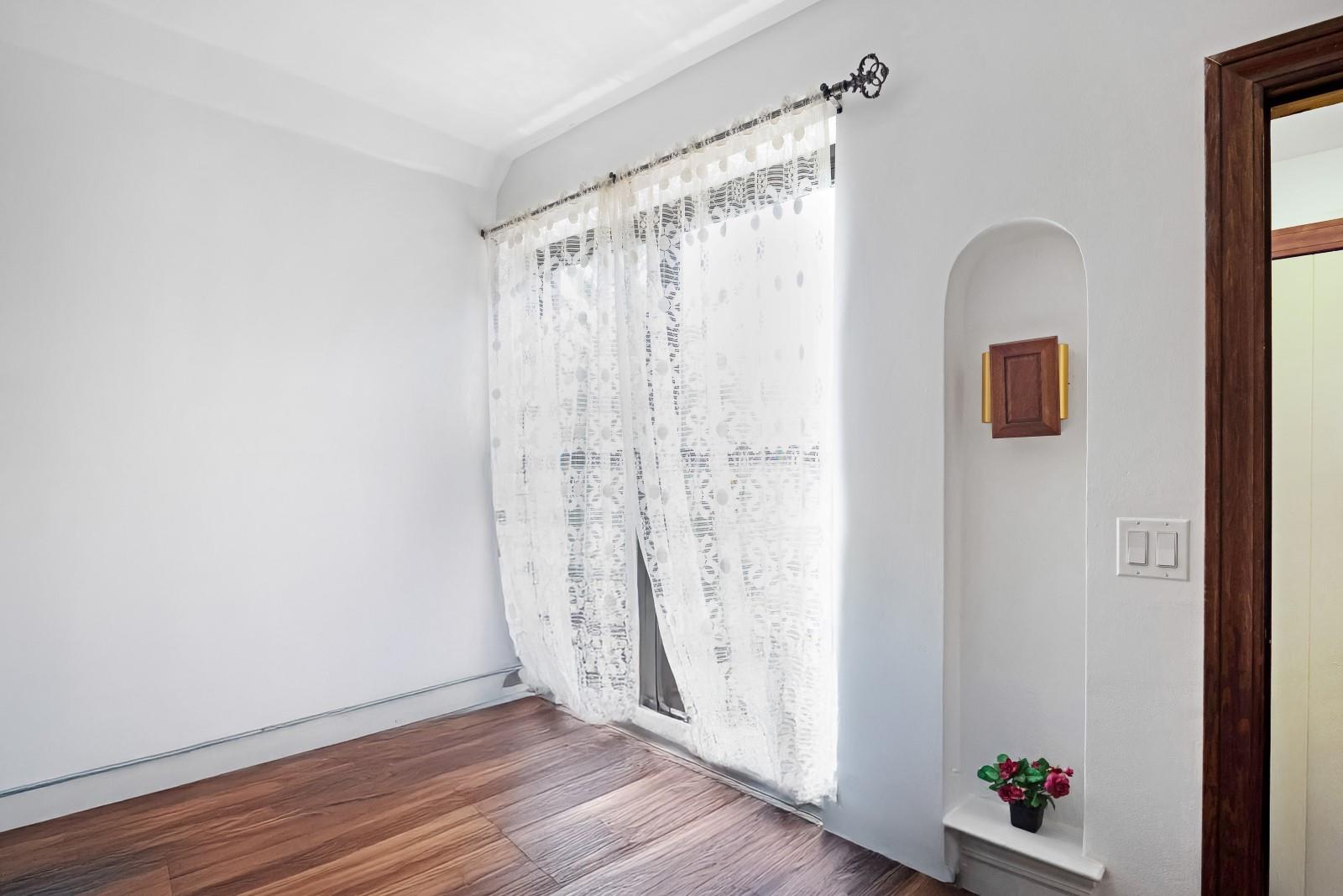 82-19 77th Avenue, Glendale, NY 11385