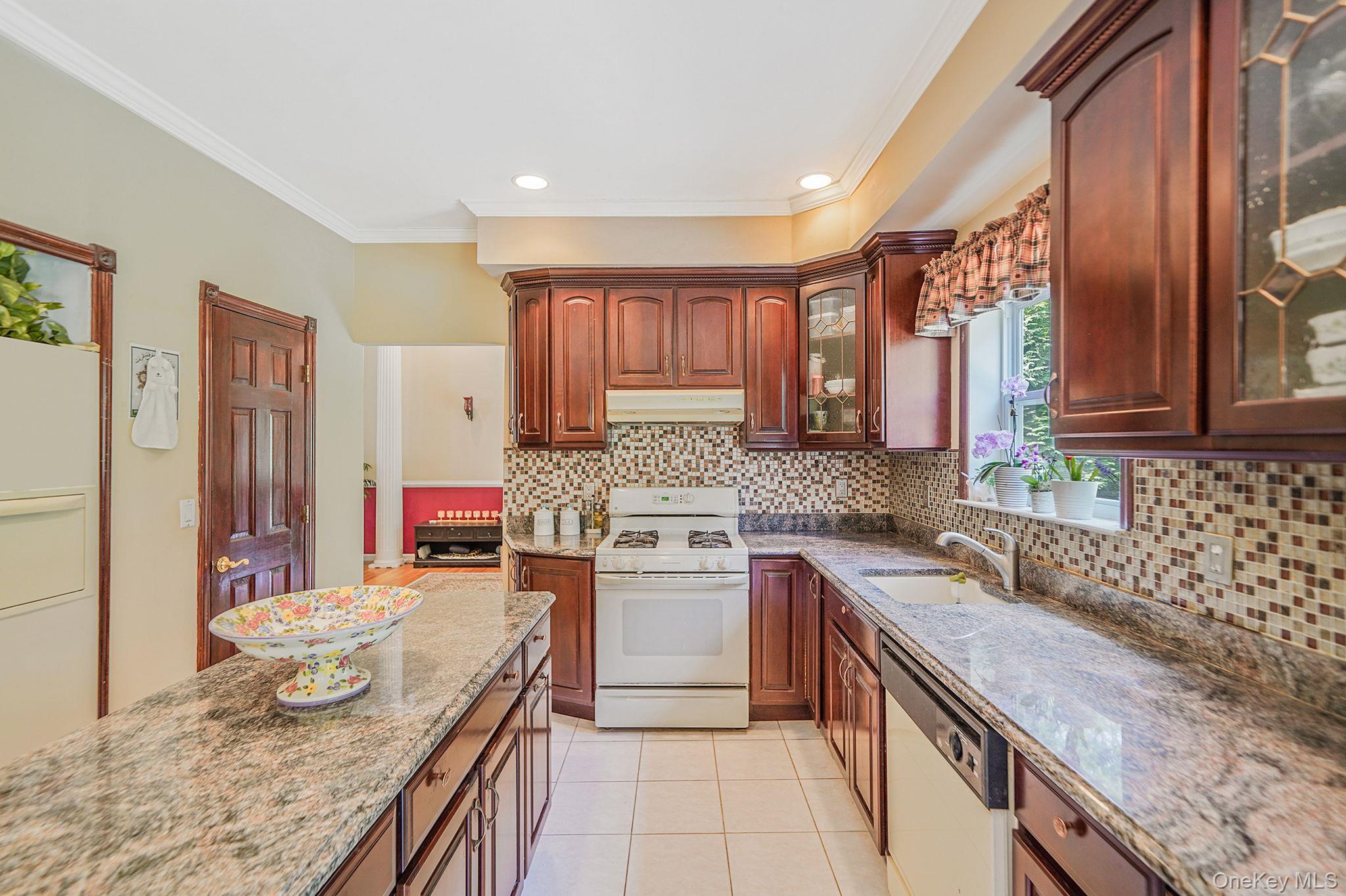 7 Sara Court, Nesconset, NY 11767