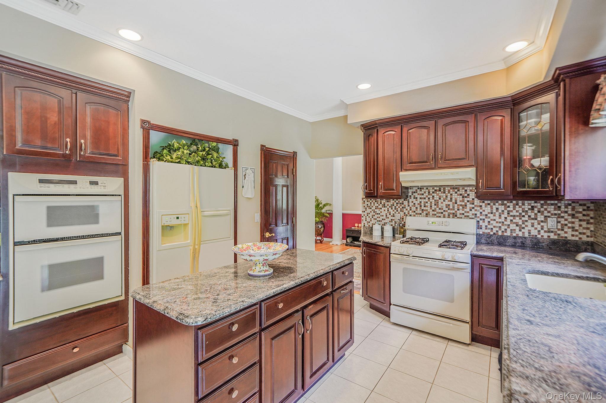 7 Sara Court, Nesconset, NY 11767