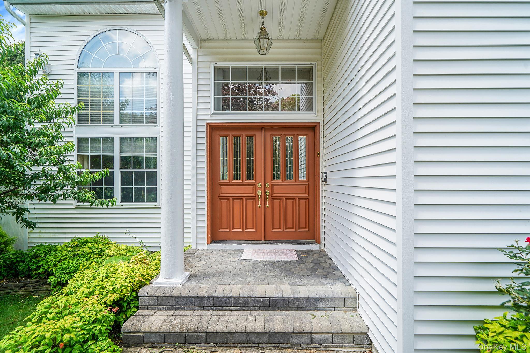 7 Sara Court, Nesconset, NY 11767