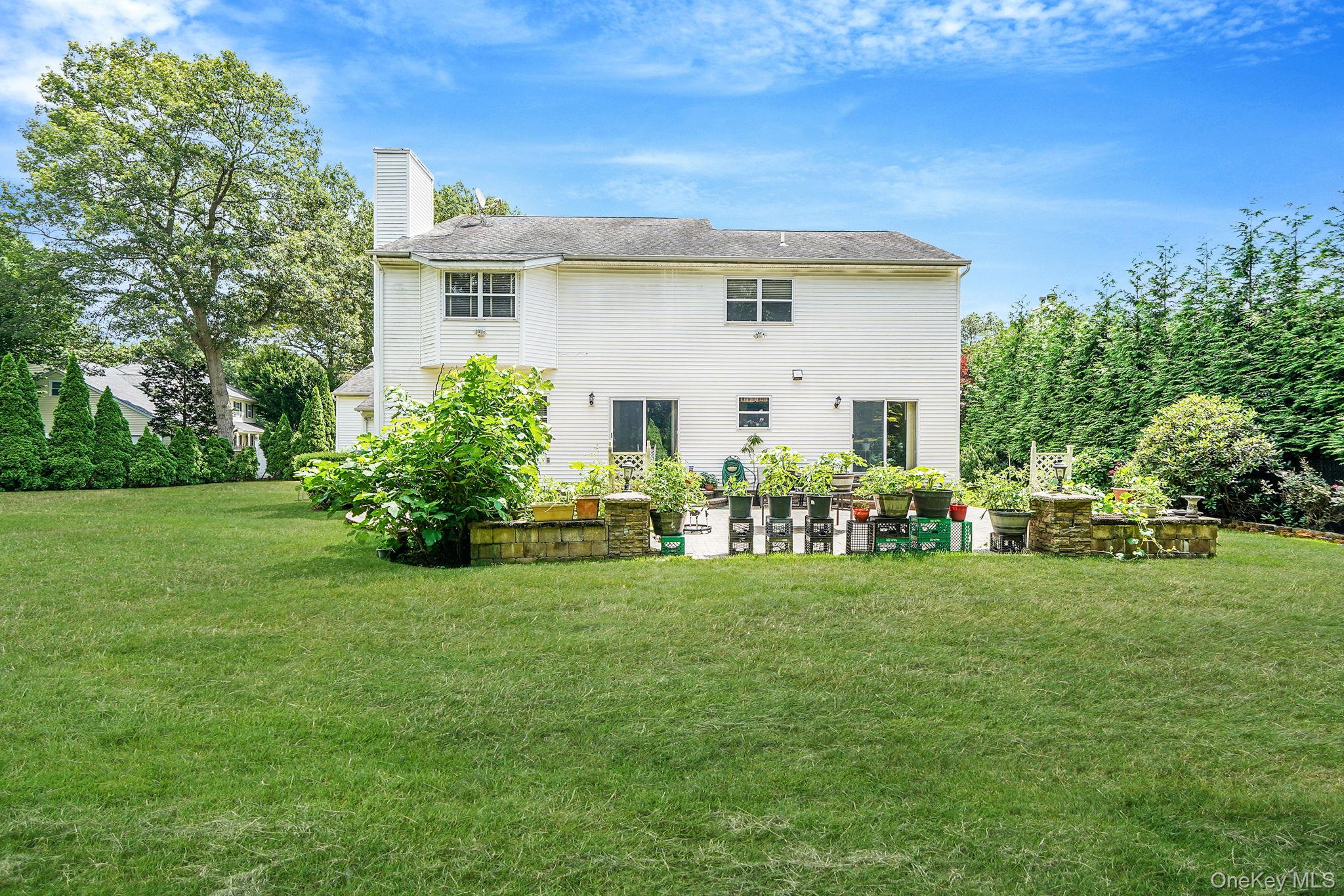 7 Sara Court, Nesconset, NY 11767