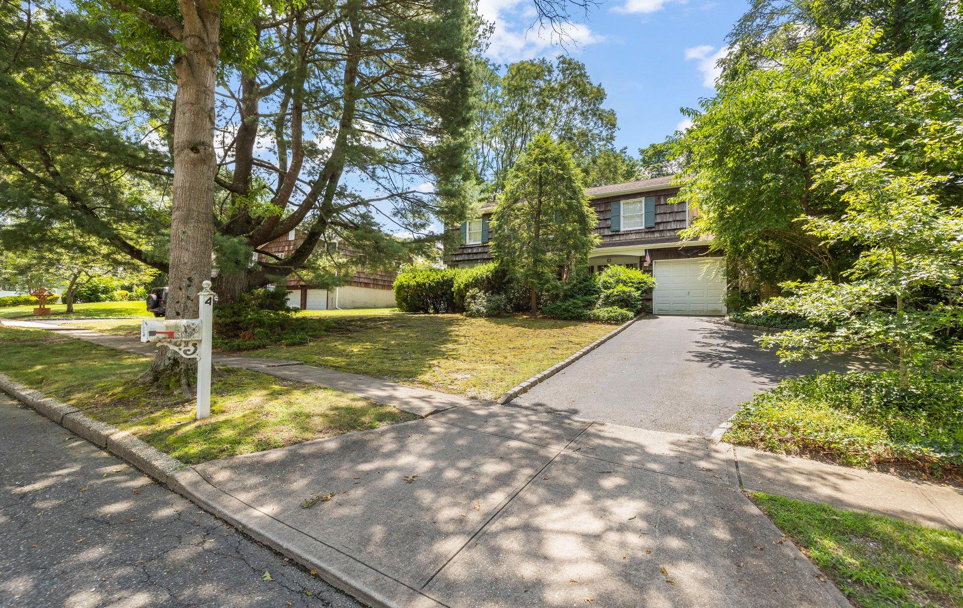 4 Eileen Court, Commack, NY 11725