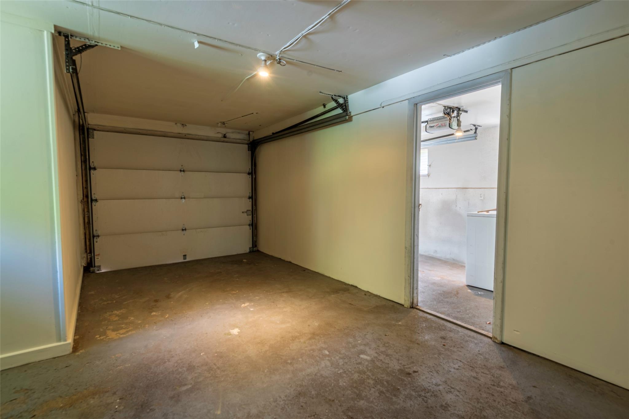 14 Jeffrey Lane, Great Neck, NY 11020