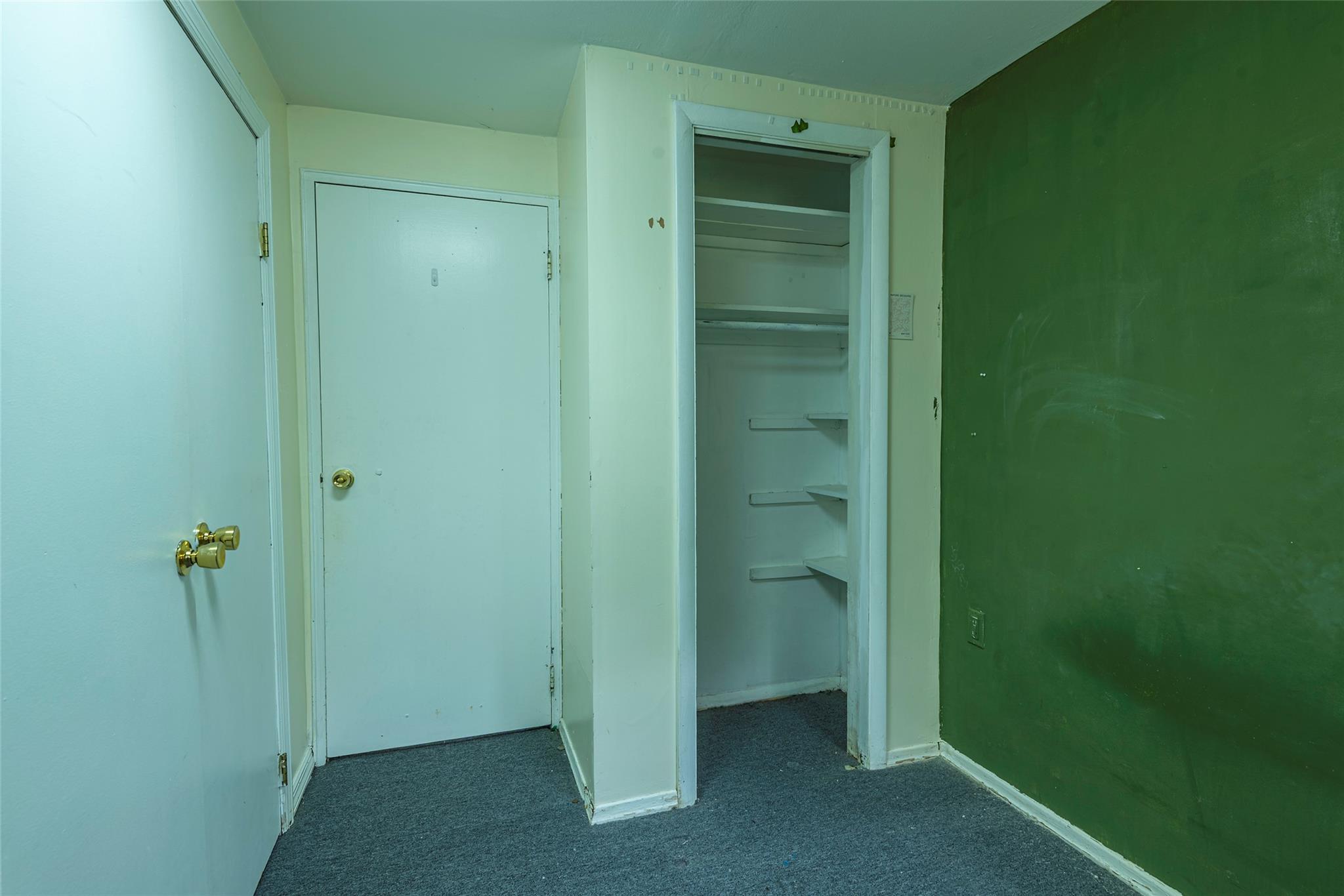 14 Jeffrey Lane, Great Neck, NY 11020