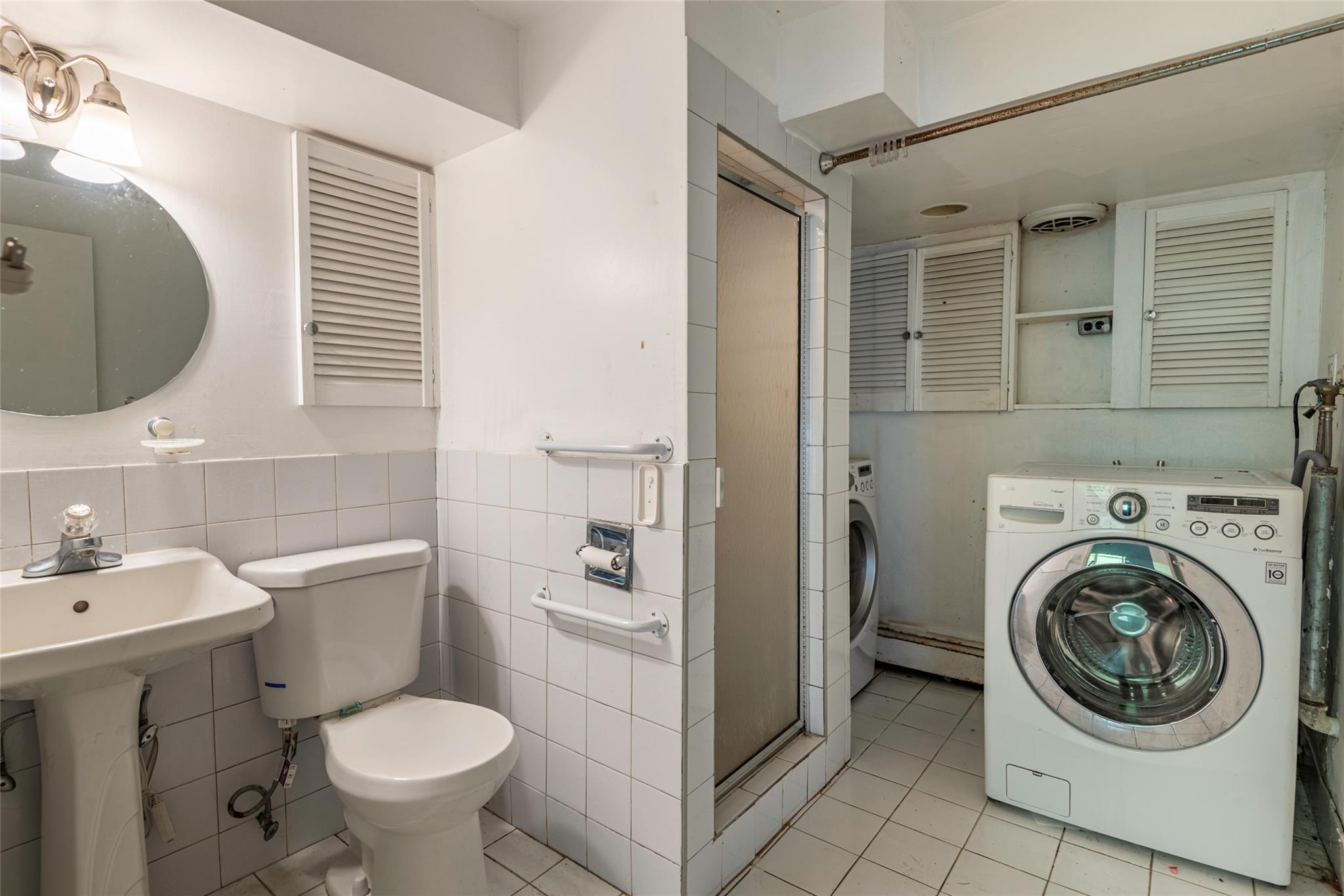 14 Jeffrey Lane, Great Neck, NY 11020