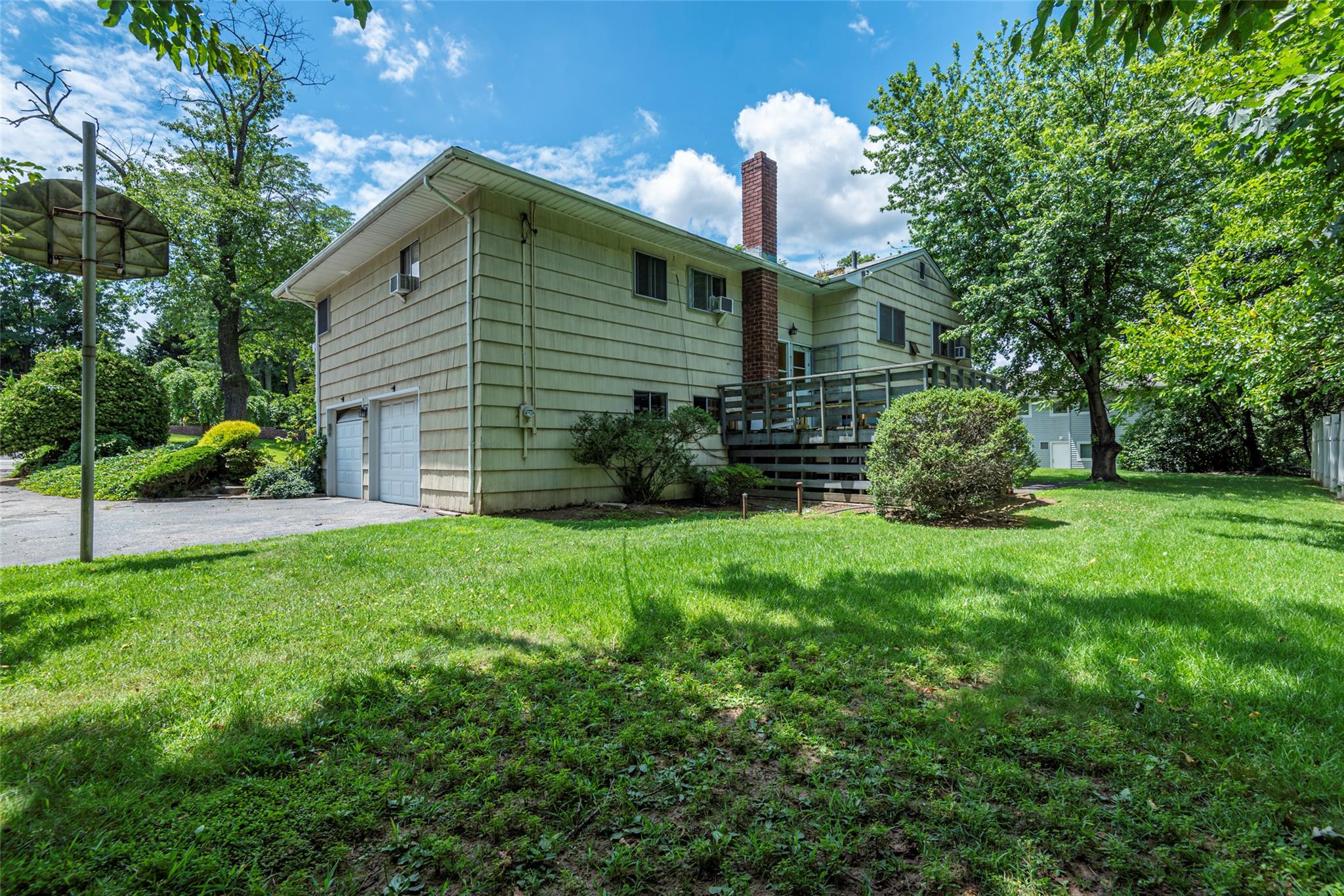 14 Jeffrey Lane, Great Neck, NY 11020