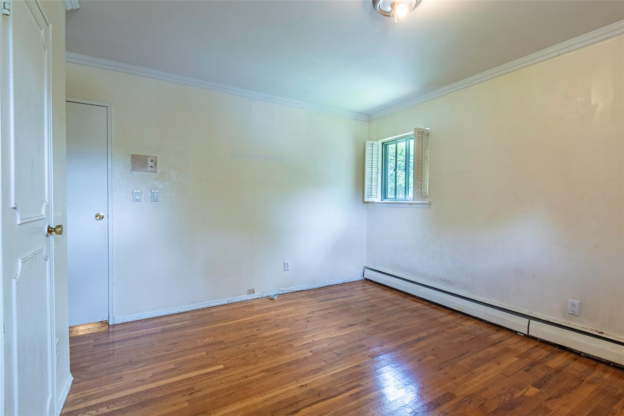 14 Jeffrey Lane, Great Neck, NY 11020