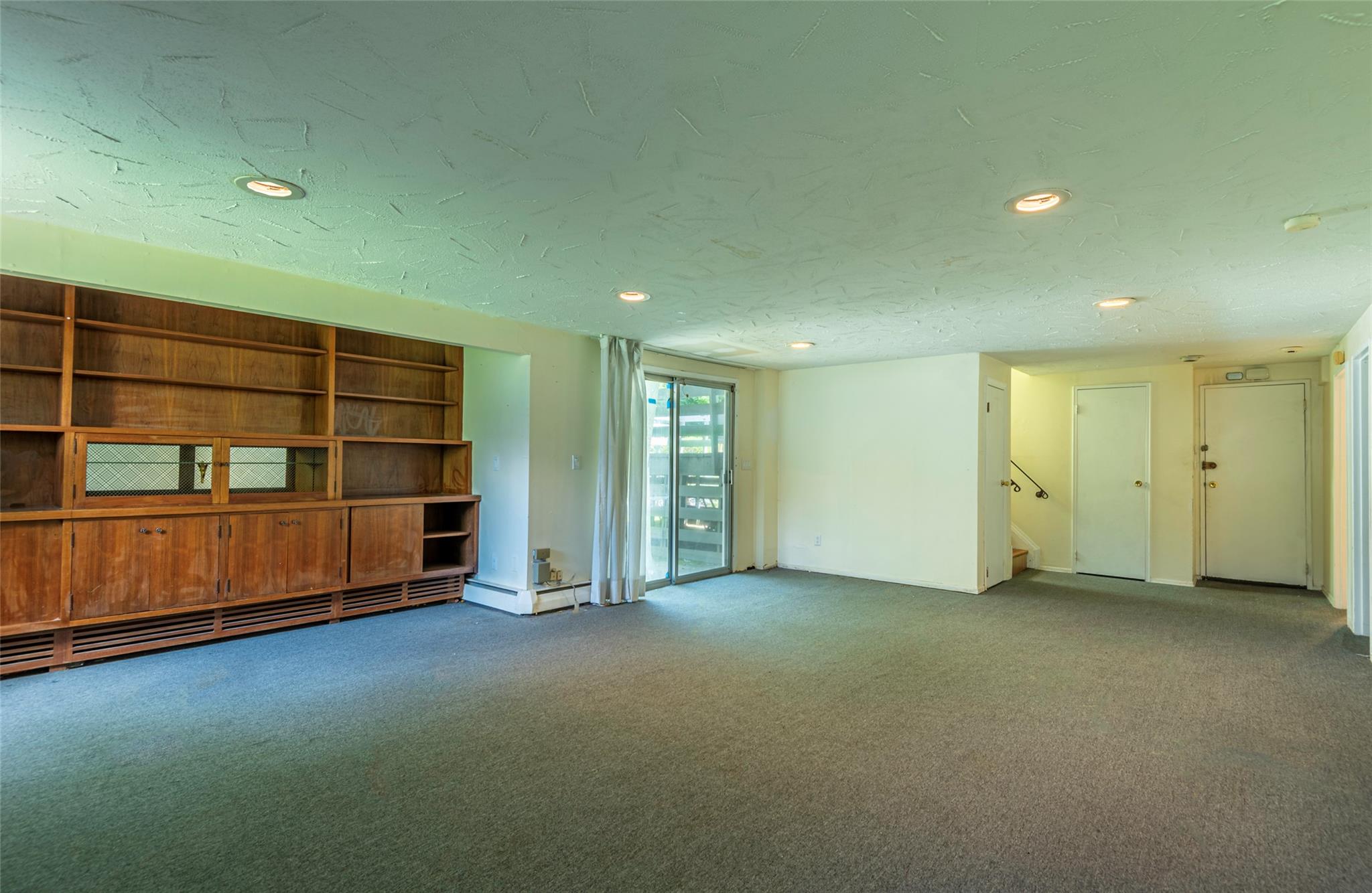 14 Jeffrey Lane, Great Neck, NY 11020