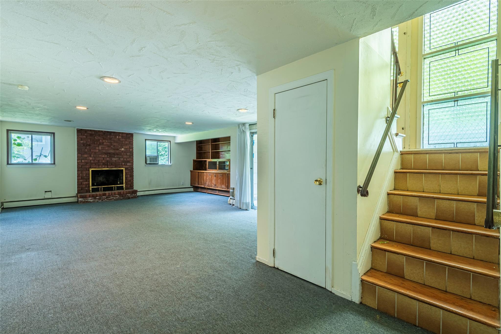 14 Jeffrey Lane, Great Neck, NY 11020