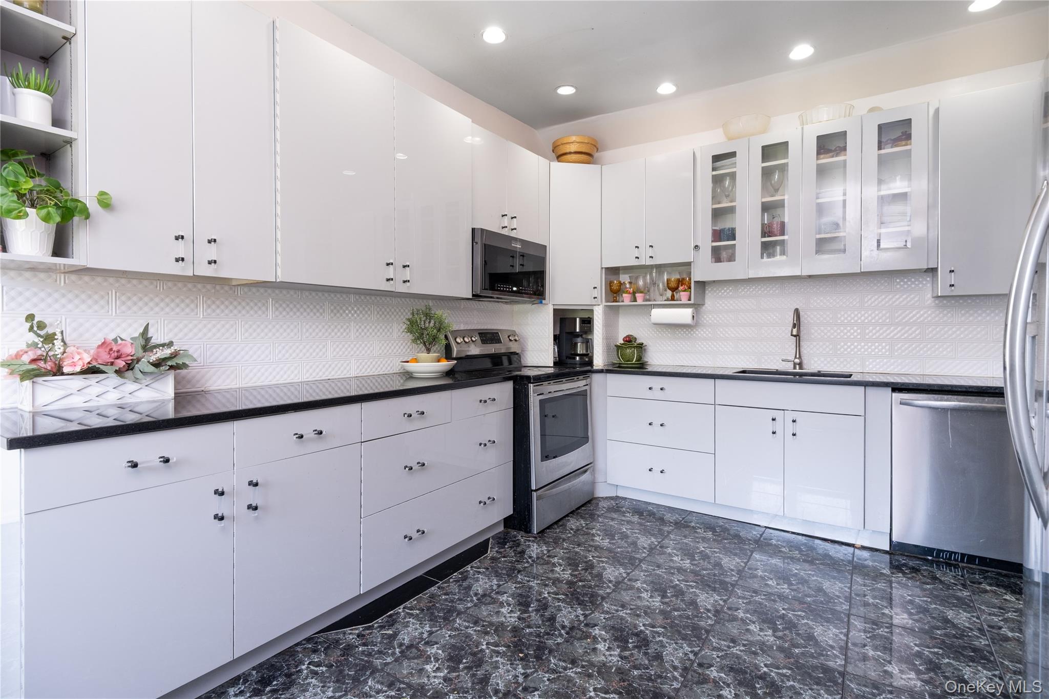 786 N Broadway, Yonkers, NY 10701