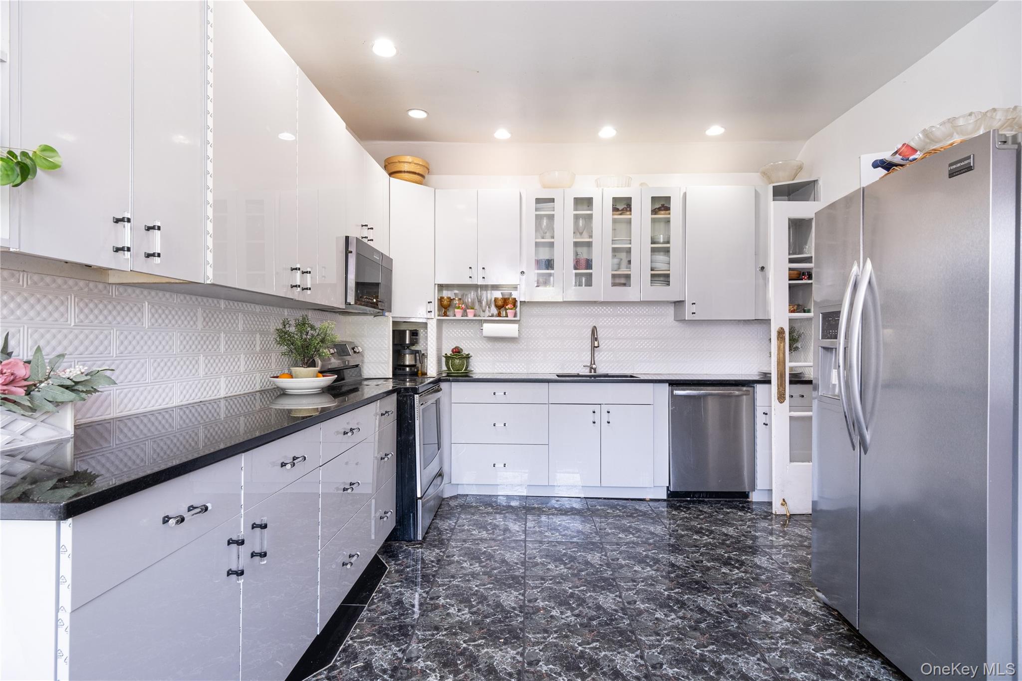 786 N Broadway, Yonkers, NY 10701