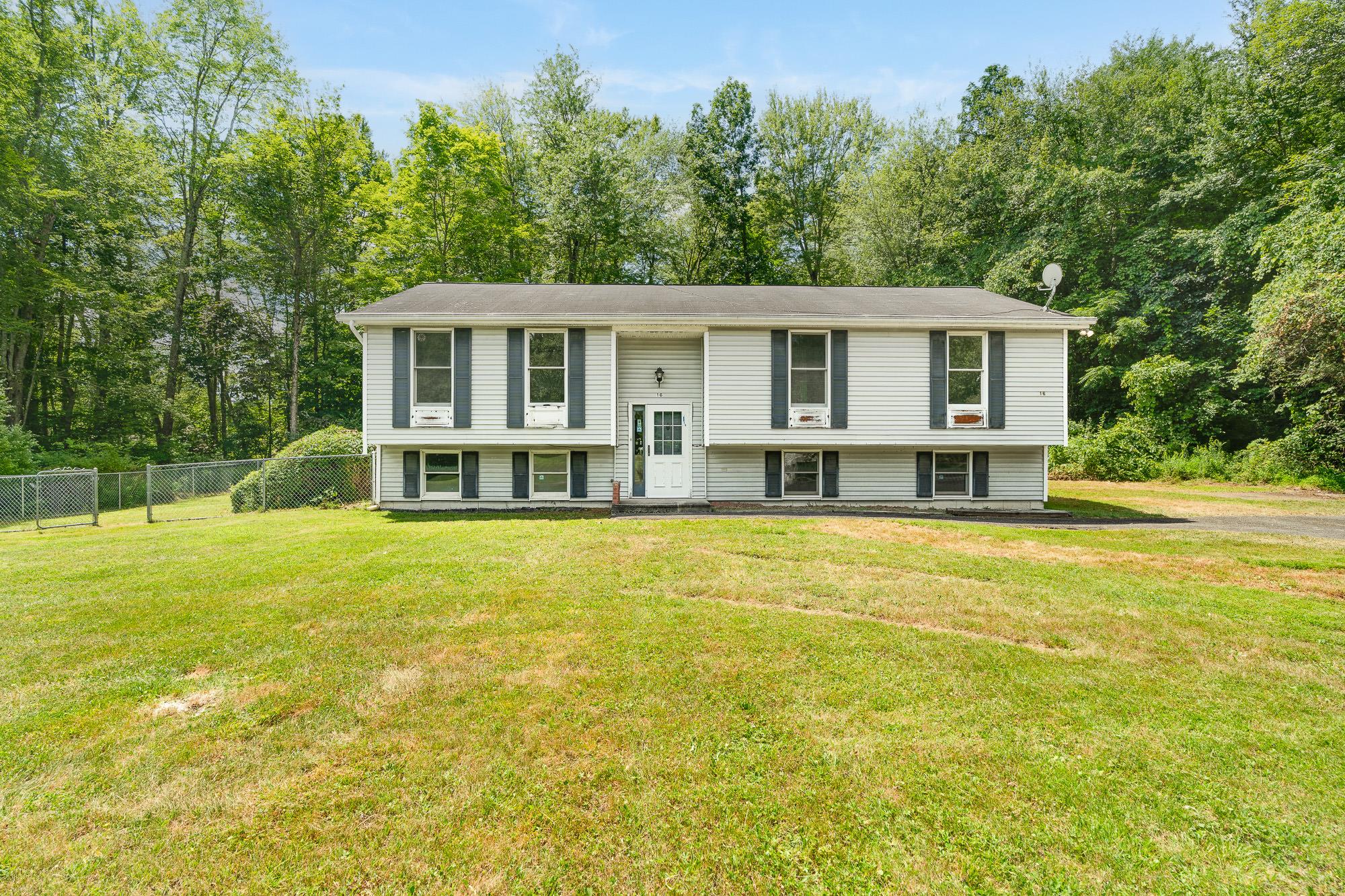 16 Riverside Drive, Pine Bush, NY 12566