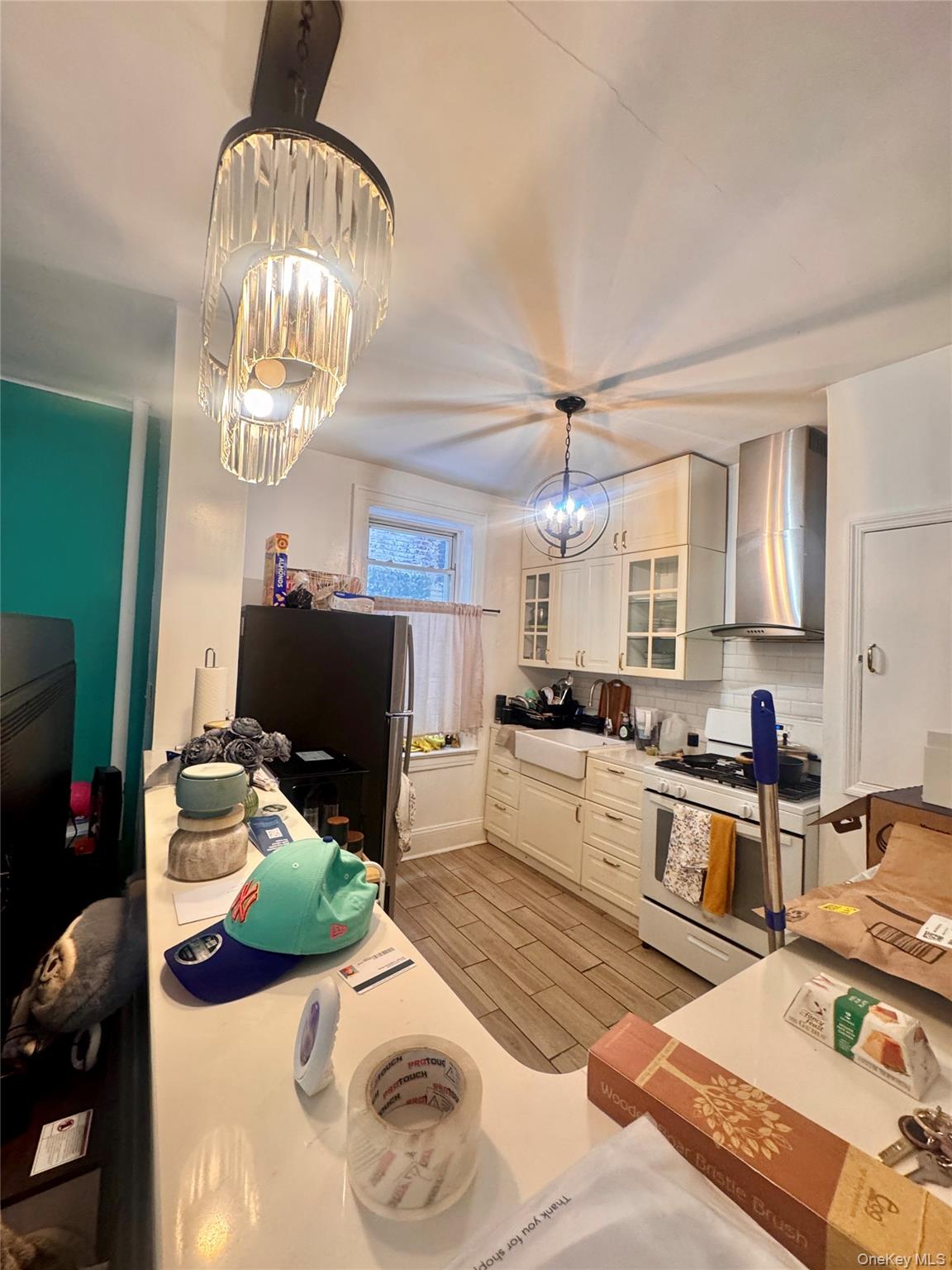 98-15 34th Ave, Corona, NY 11368