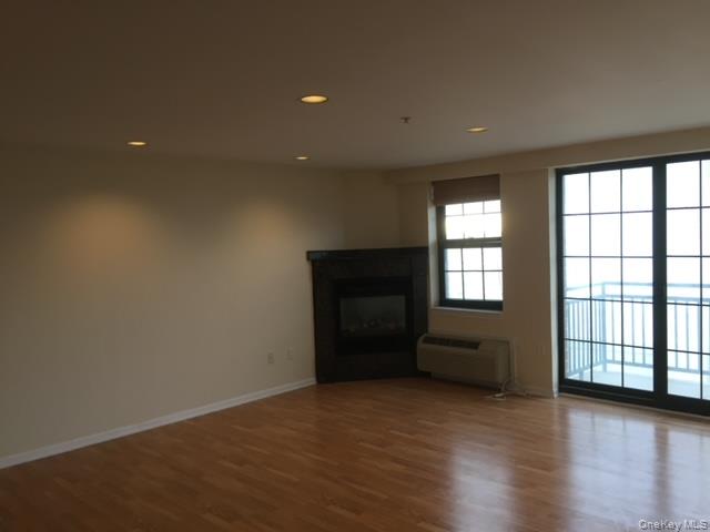 26 W Broadway # 301, Long Beach, NY 11561