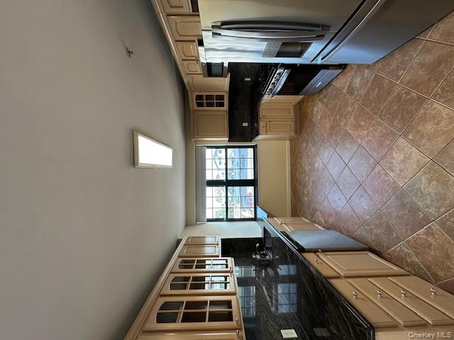 26 W Broadway # 301, Long Beach, NY 11561