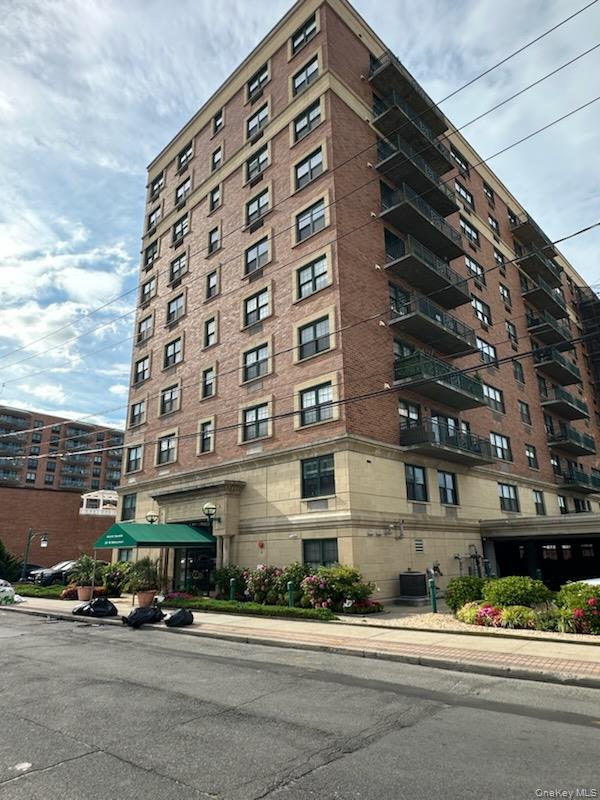 26 W Broadway # 301, Long Beach, NY 11561