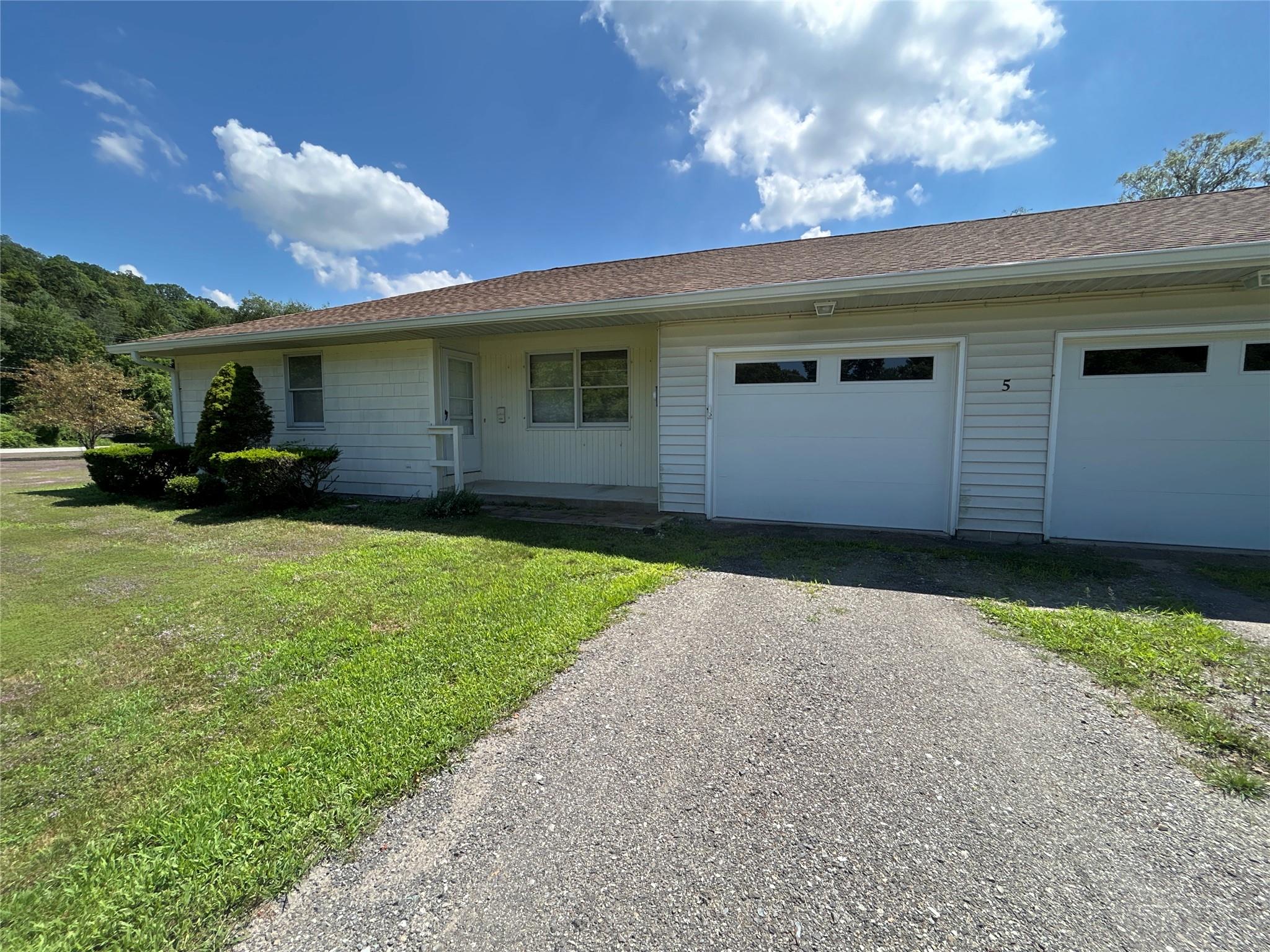 5 Parkview Court E, Copake, NY 12516
