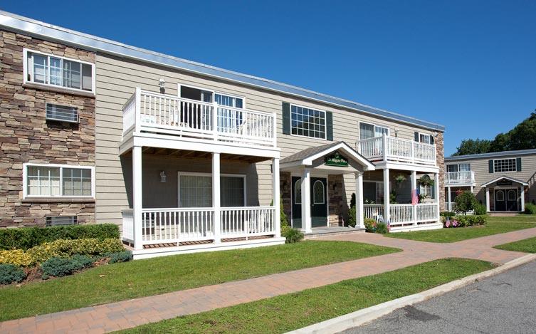 110 Magaw Place # B15, West Babylon, NY 11704