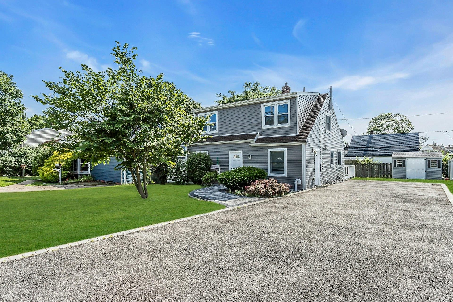 444 Gardiners Avenue, Levittown, NY 11756