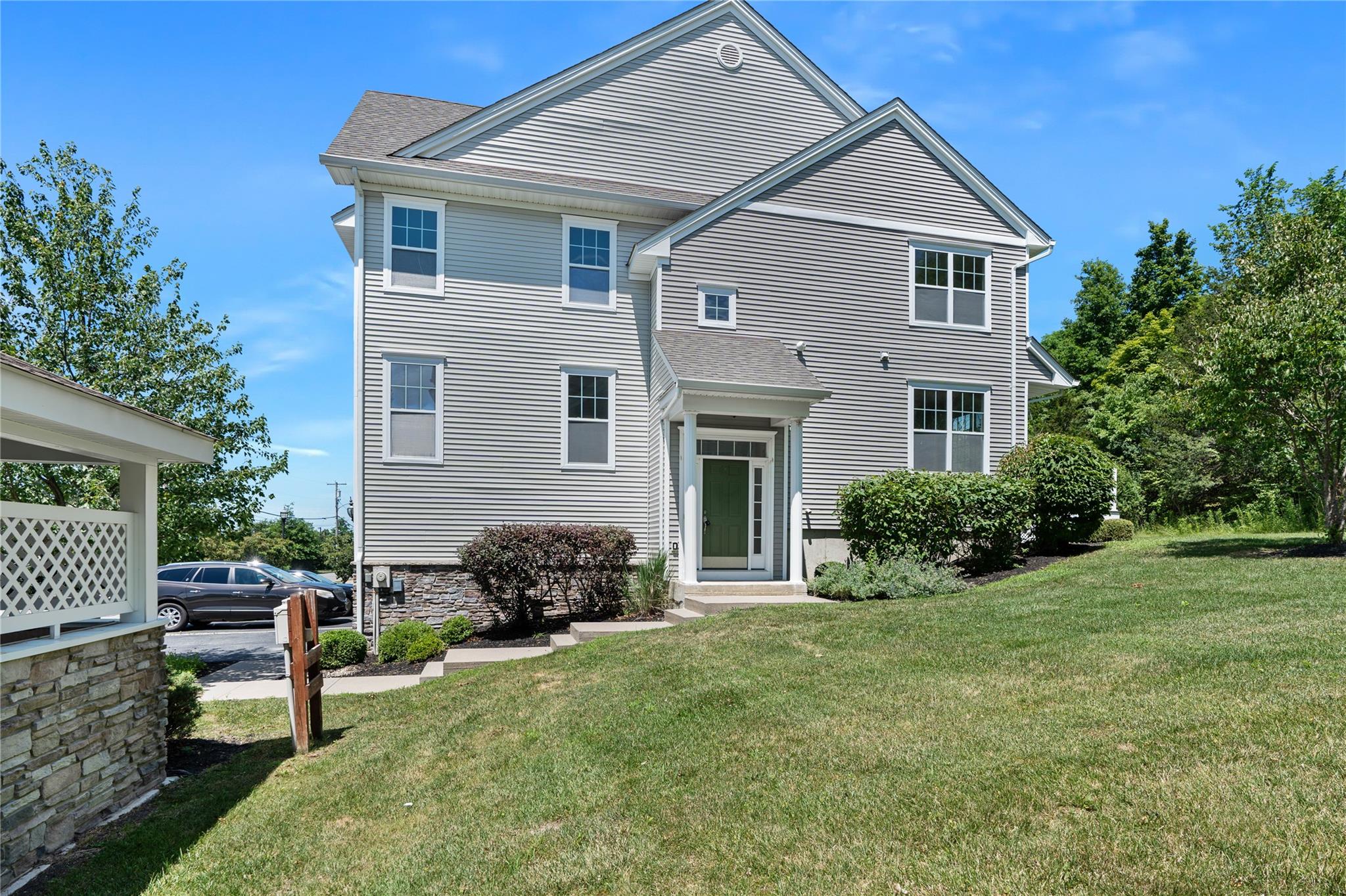 412 Hawthorn Way, New Windsor, NY 12553