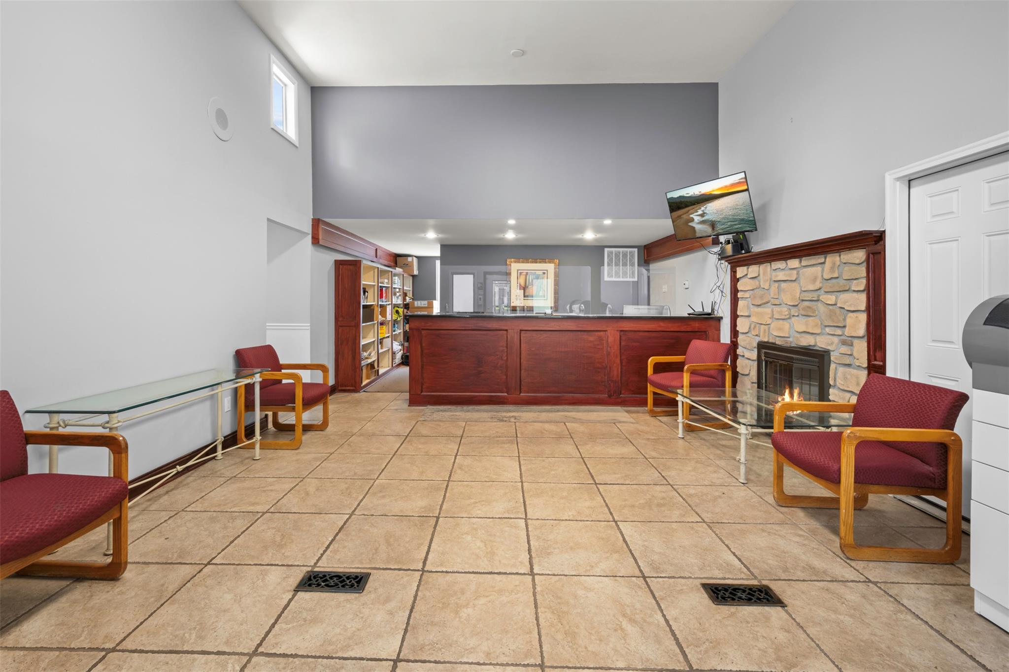 10 Hunter Avenue, Miller Place, NY 11764