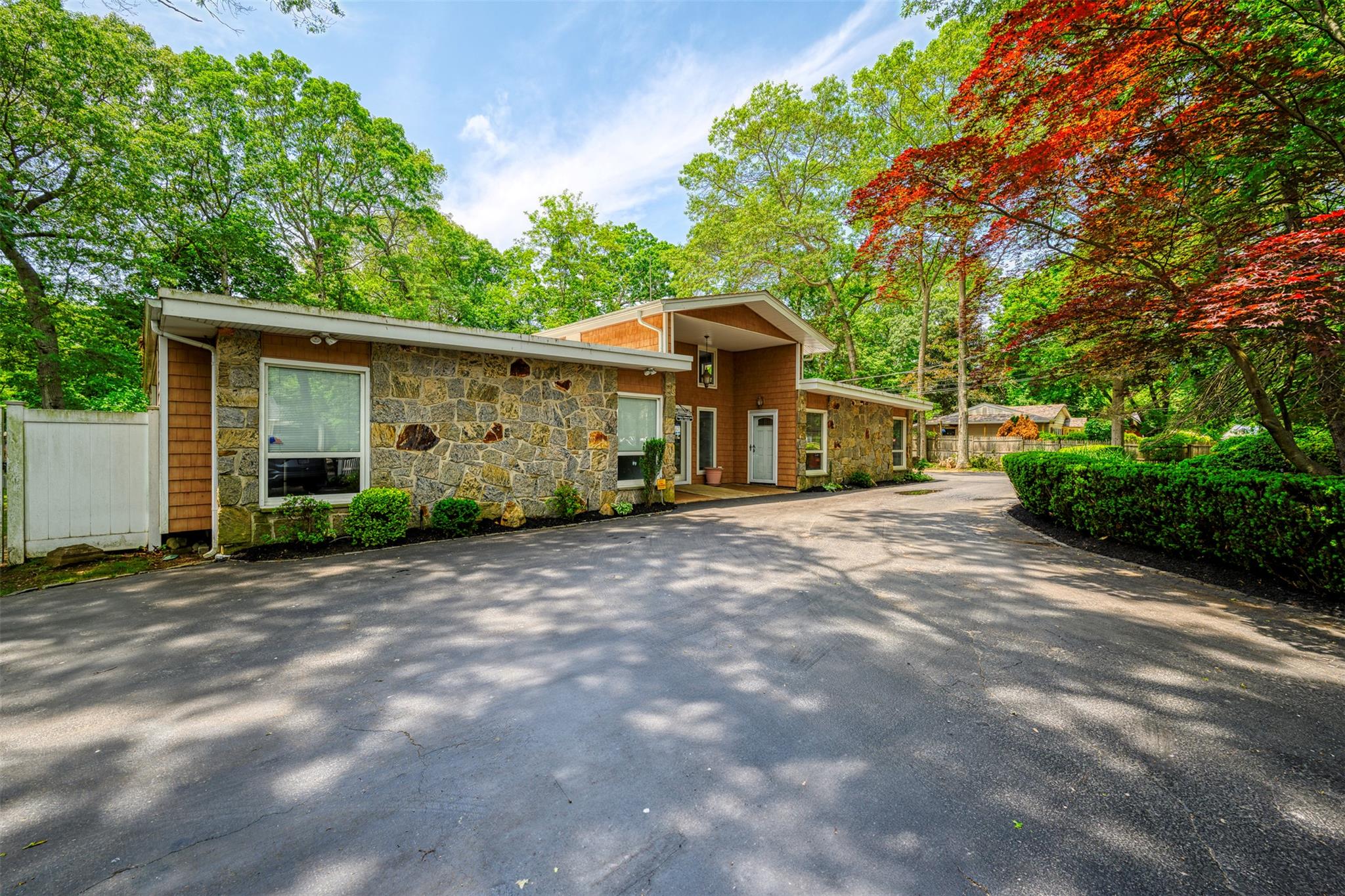 10 Hunter Avenue, Miller Place, NY 11764