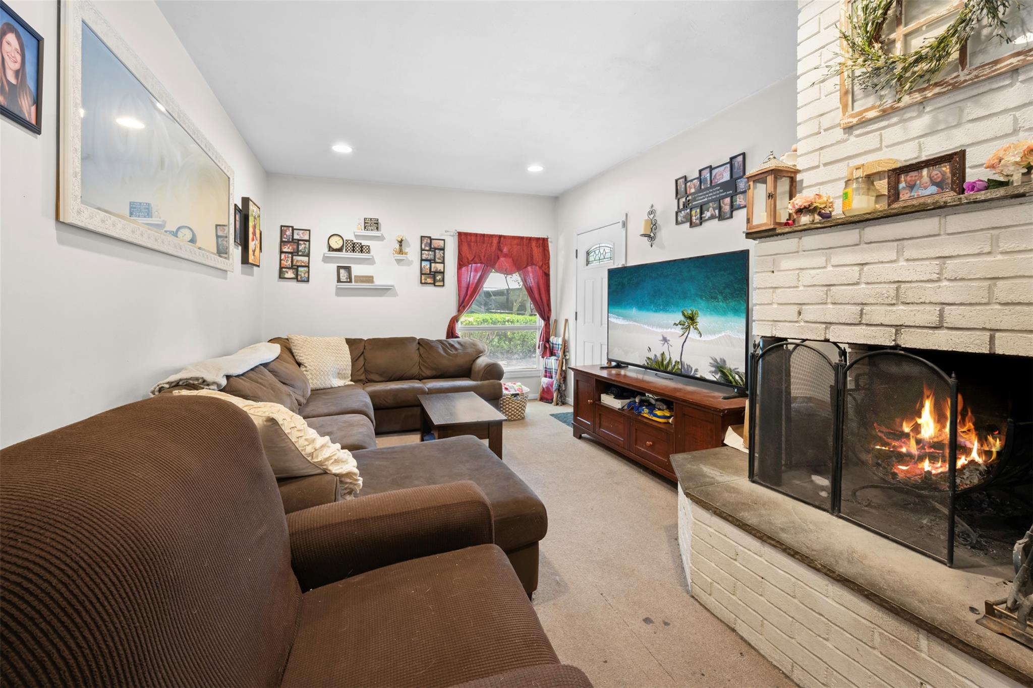 10 Hunter Avenue, Miller Place, NY 11764