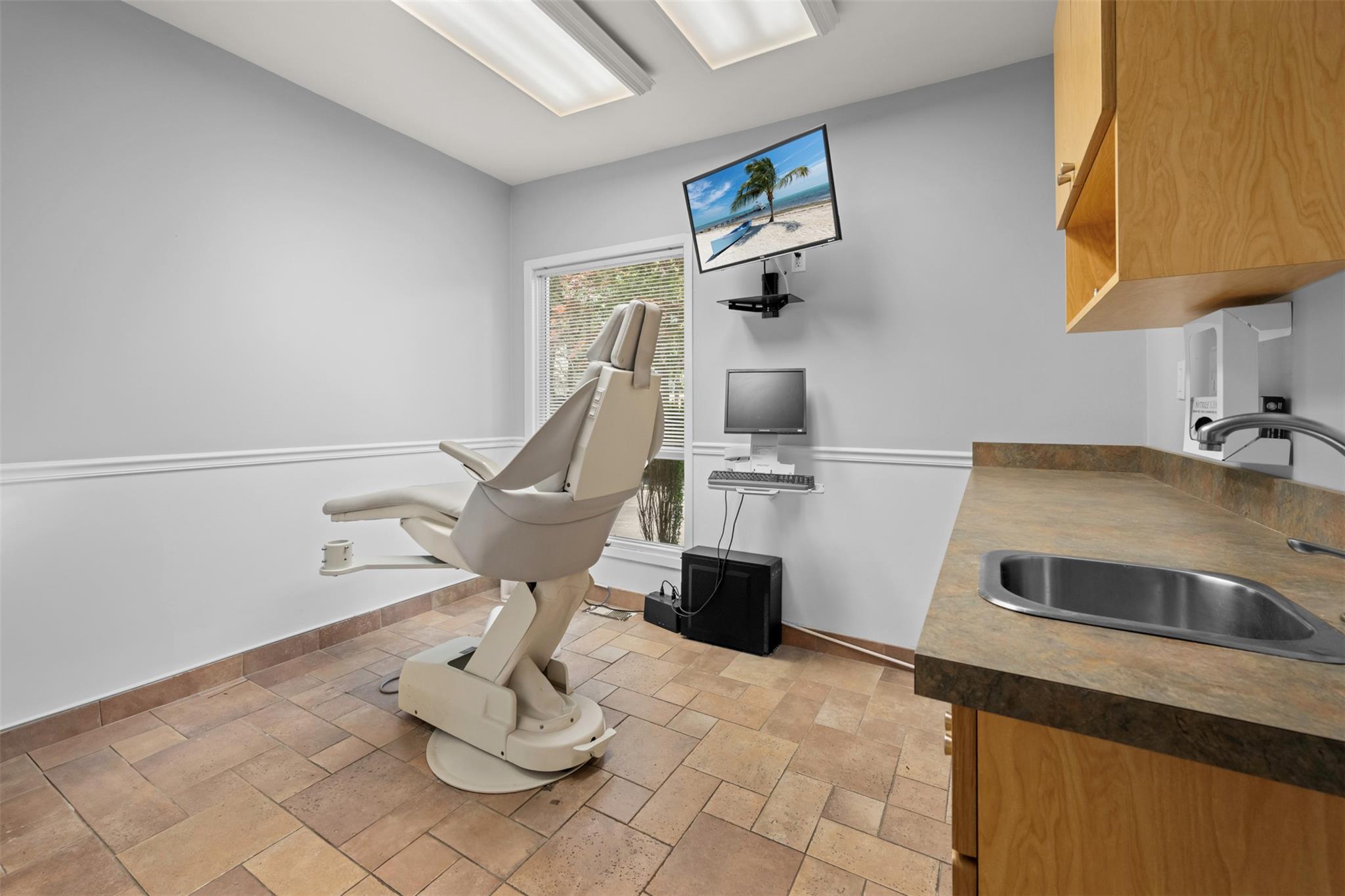 10 Hunter Avenue, Miller Place, NY 11764