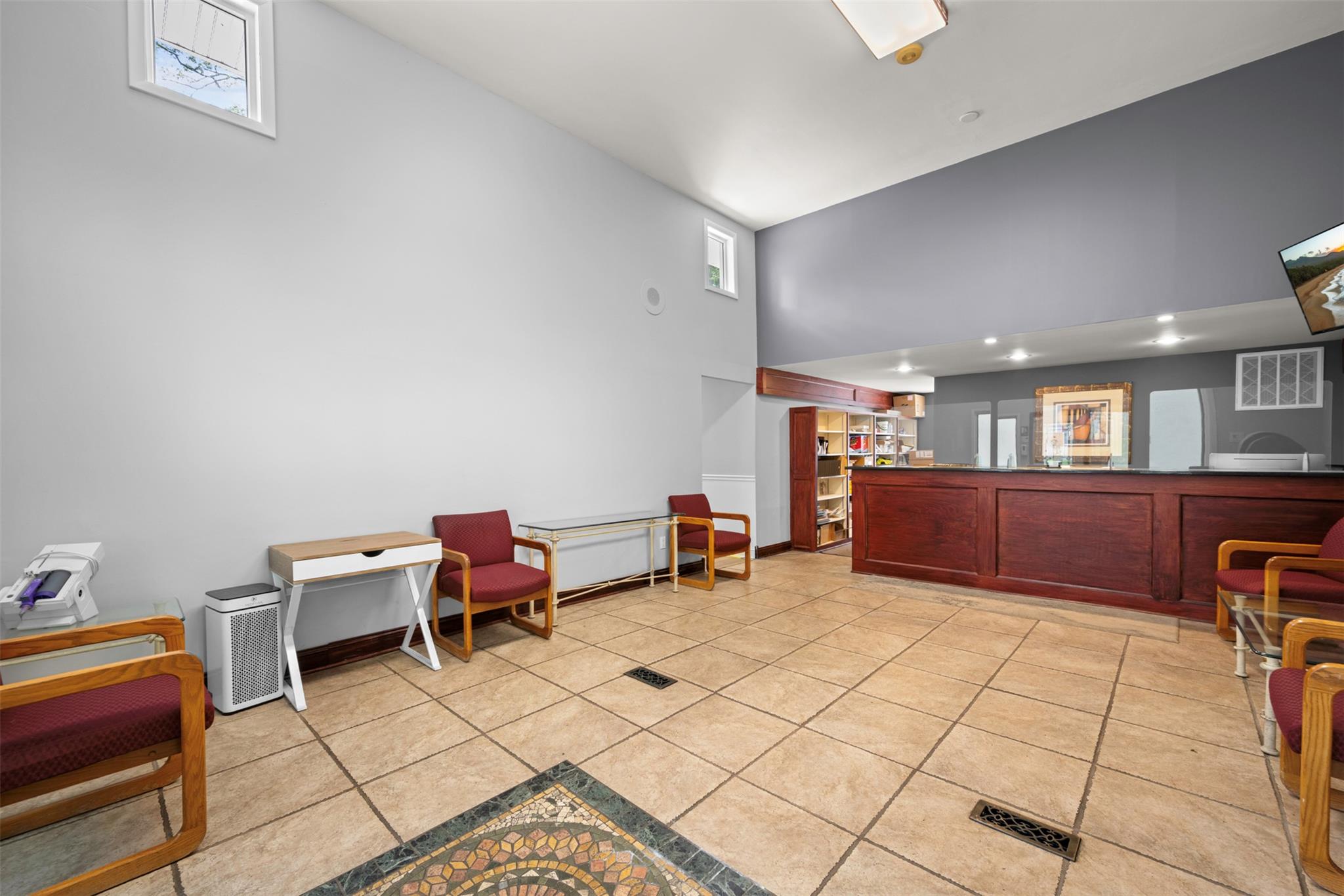 10 Hunter Avenue, Miller Place, NY 11764