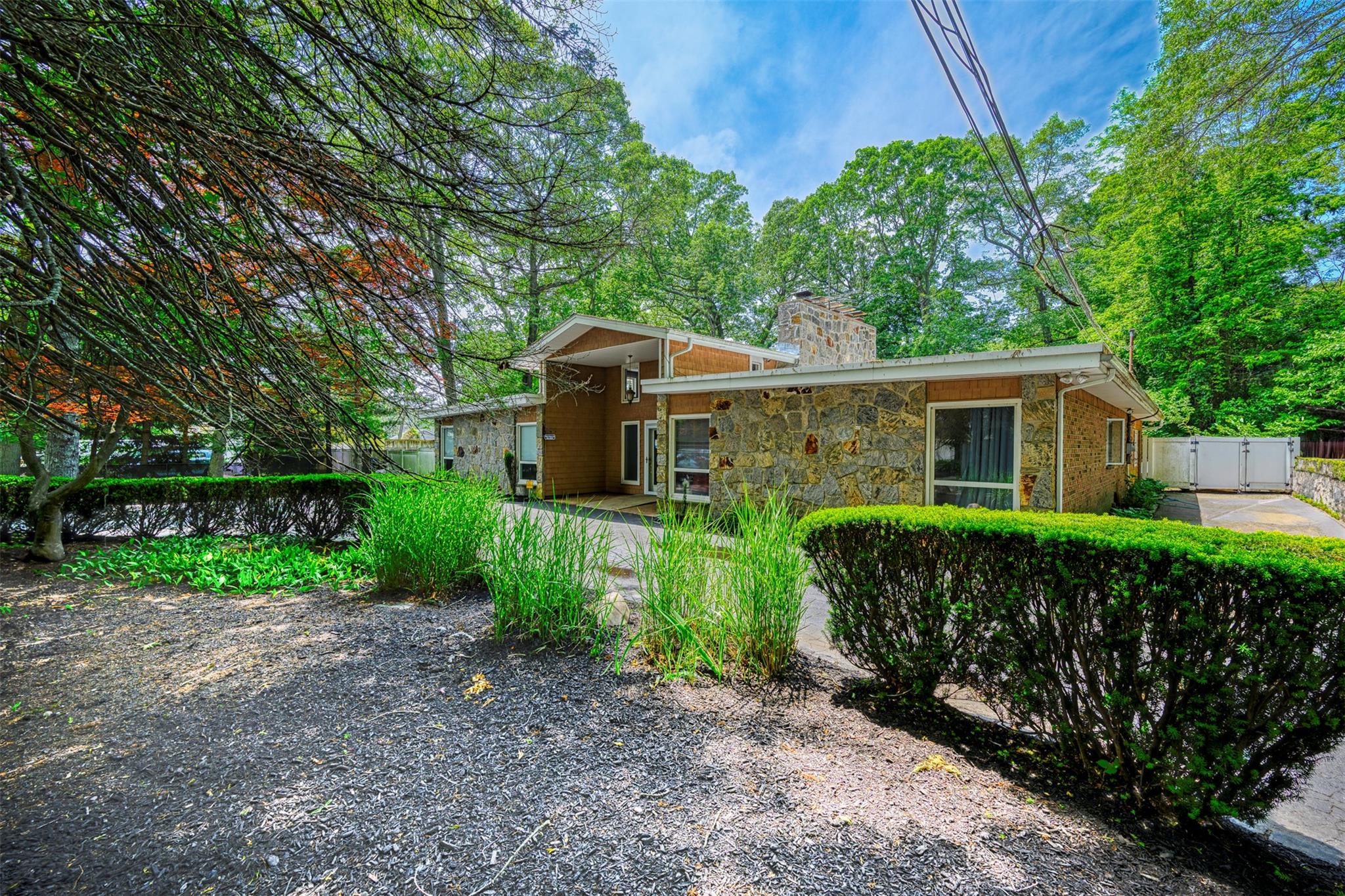 10 Hunter Avenue, Miller Place, NY 11764