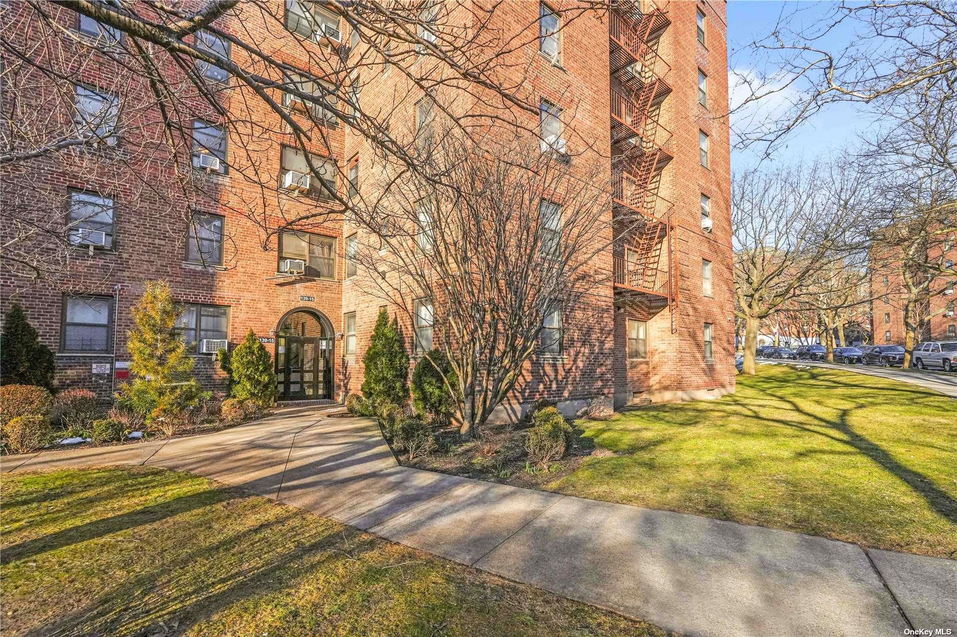 139-15 28th Road # 4C, Flushing, NY 11354