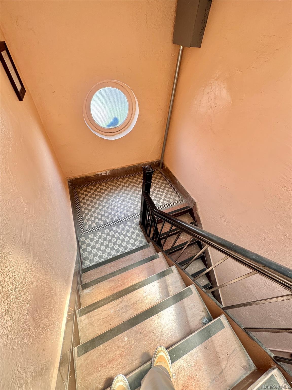 98-15 34th Ave, Corona, NY 11368