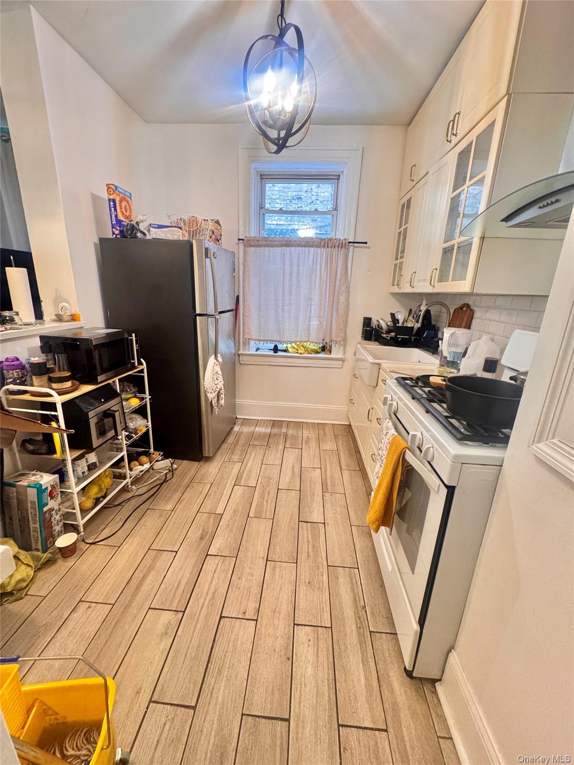 98-15 34th Ave, Corona, NY 11368