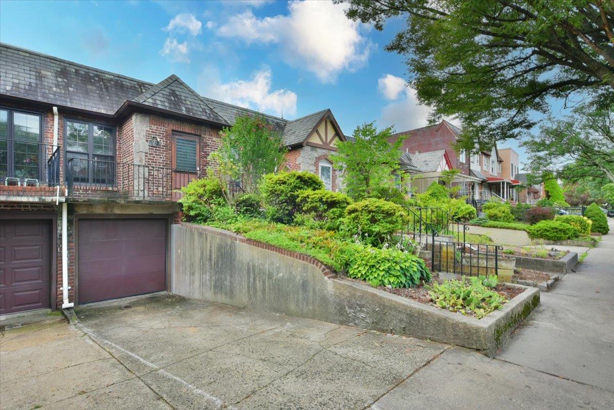 85-76 66th Road, Rego Park, NY 11374