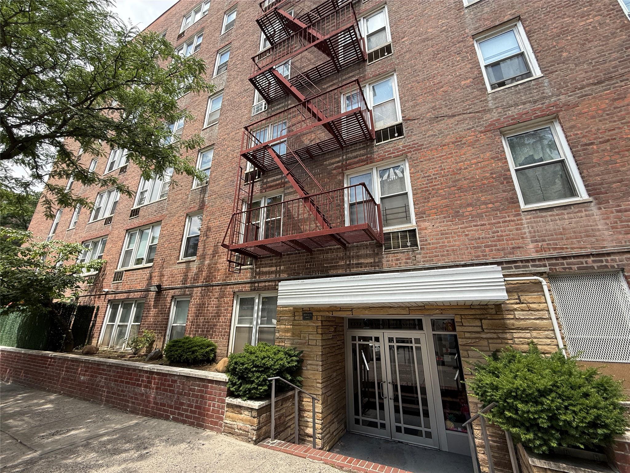 1332 Metropolitan Avenue # 6A, Bronx, NY 10462