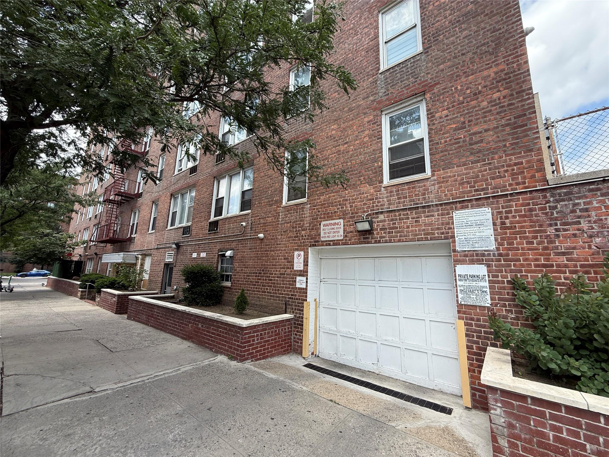 1332 Metropolitan Avenue # 6A, Bronx, NY 10462