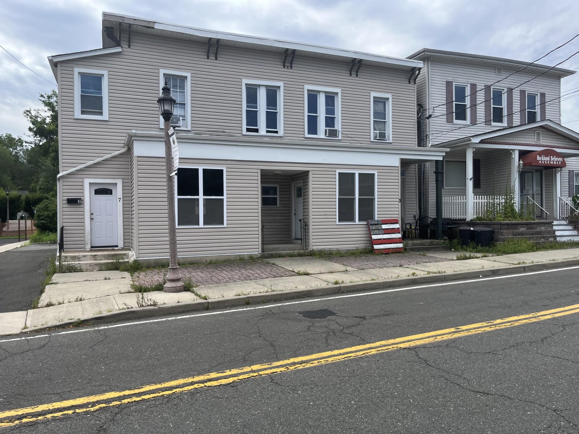 3-7 Old Lake Road, Valley Cottage, NY 10989