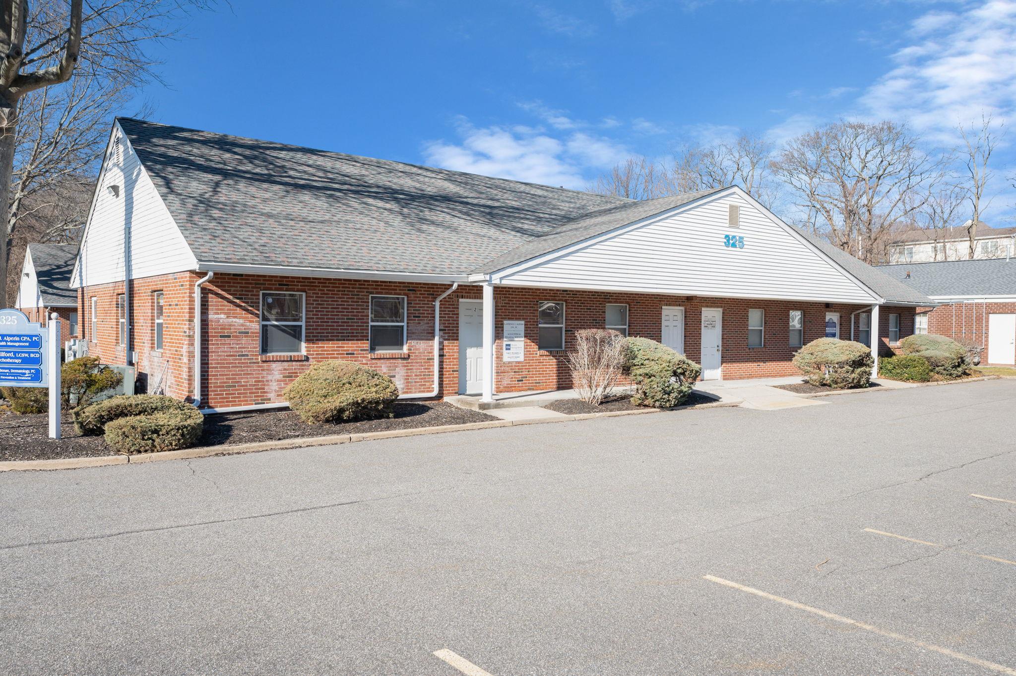 325 Middle Country Raod, Smithtown, NY 11787