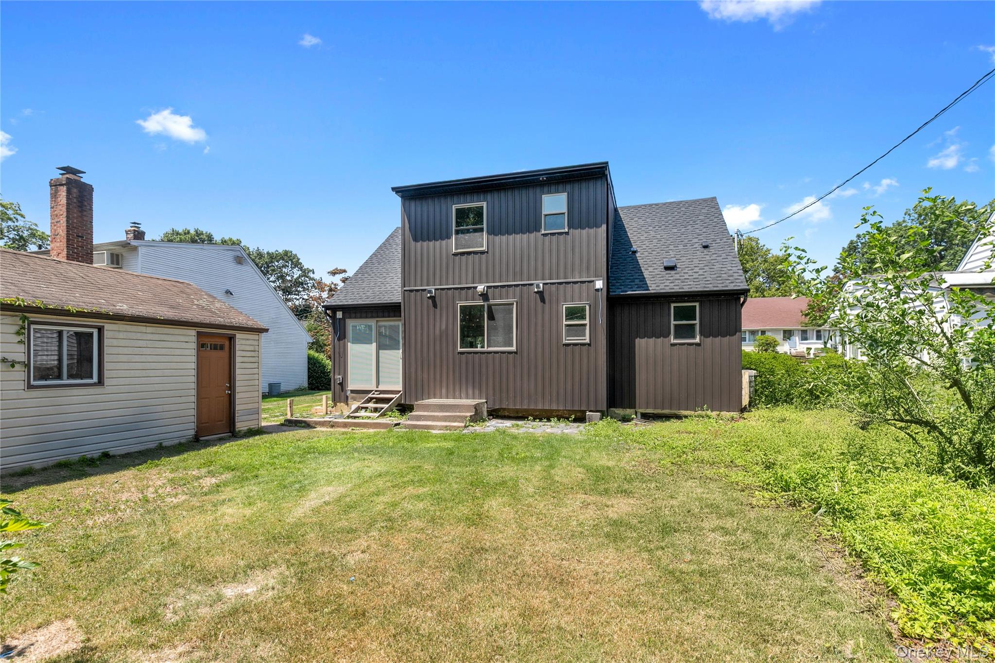 65 Oak Ridge Lane, Albertson, NY 11507