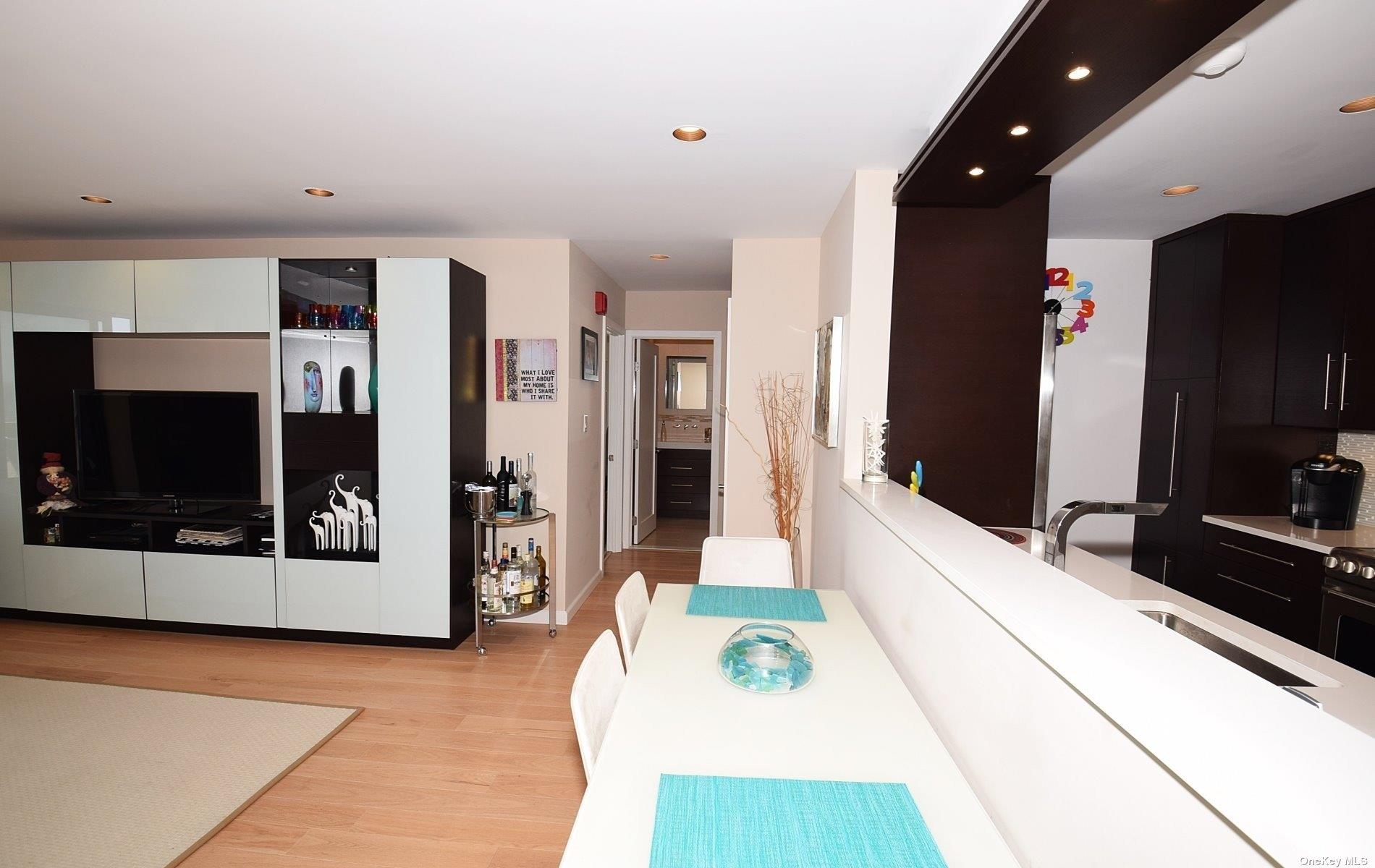 360 Shore Road # 5E, Long Beach, NY 11561