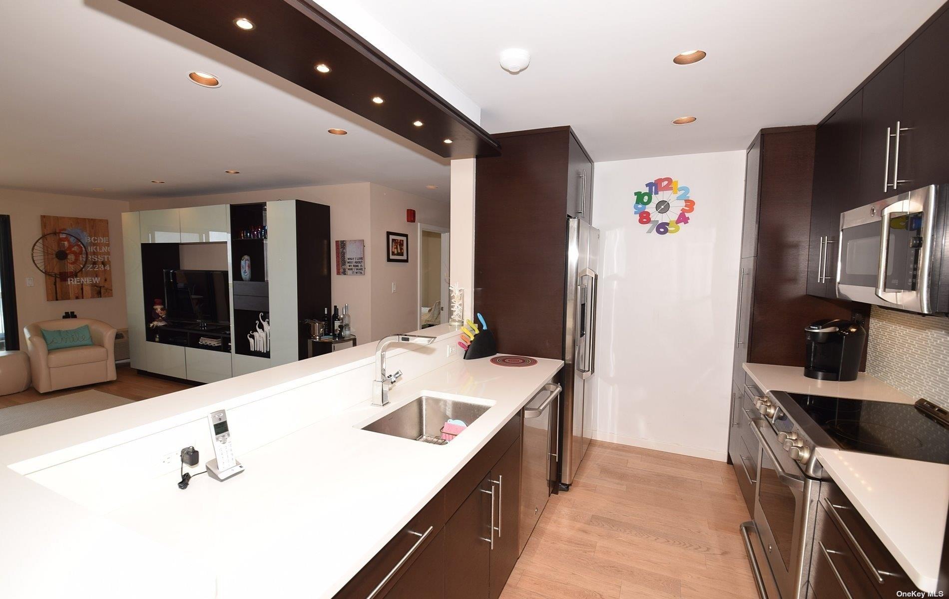 360 Shore Road # 5E, Long Beach, NY 11561